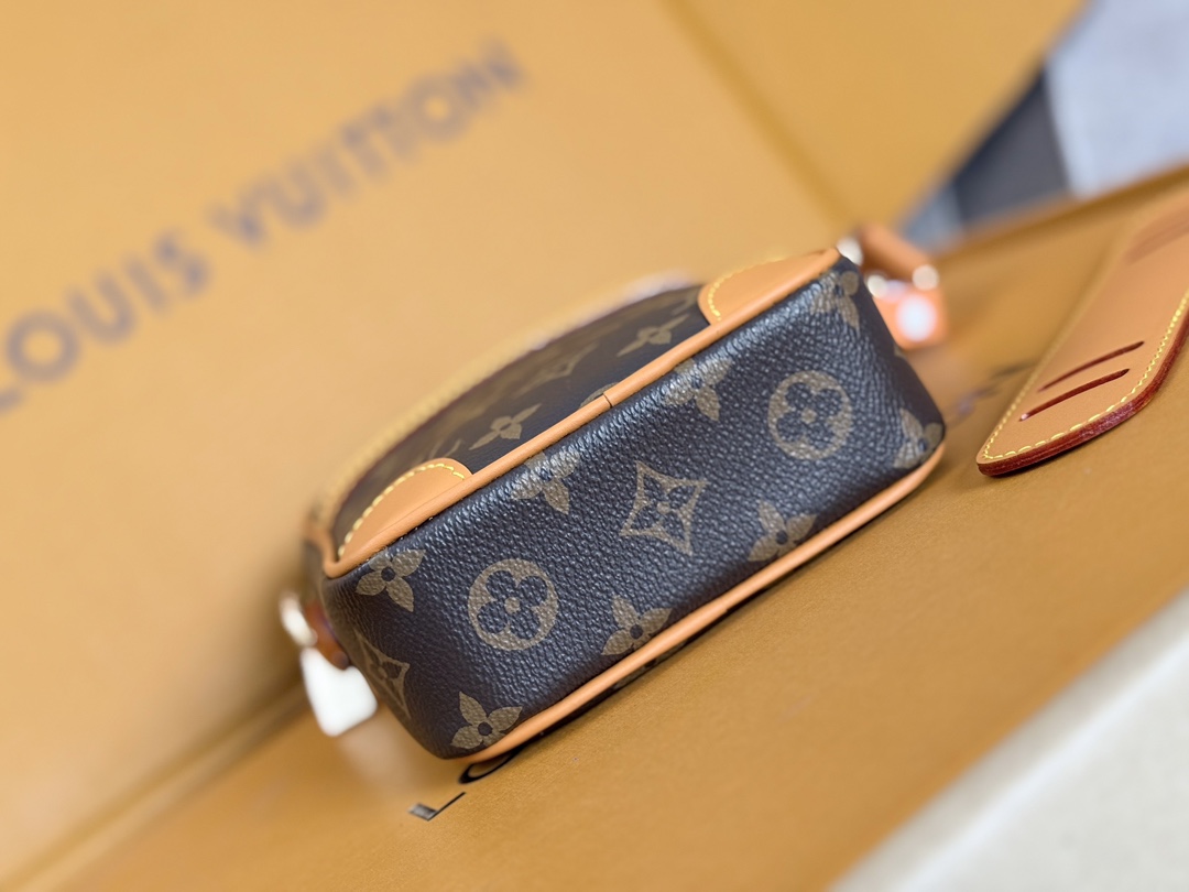 Louis Vuitton Danube Monogram Crossbody Bag - Image 5