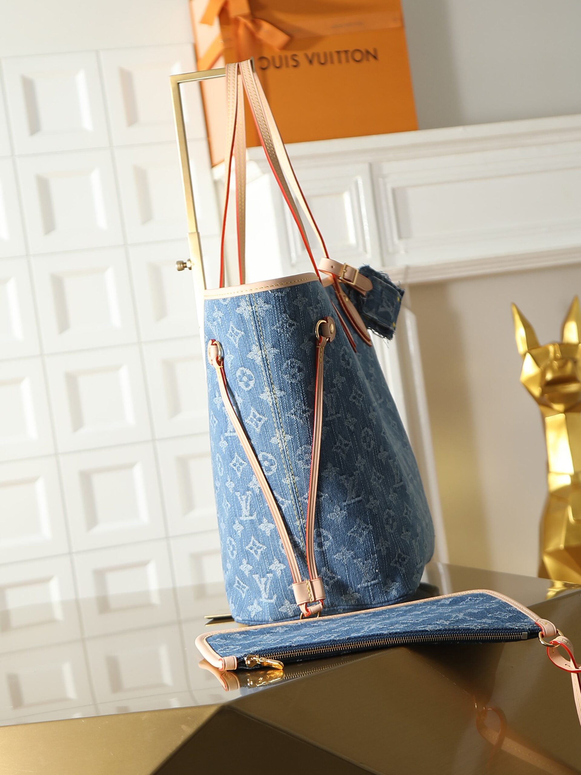Louis Vuitton Neverfull MM Monogram Canvas Tote Bag - Image 5