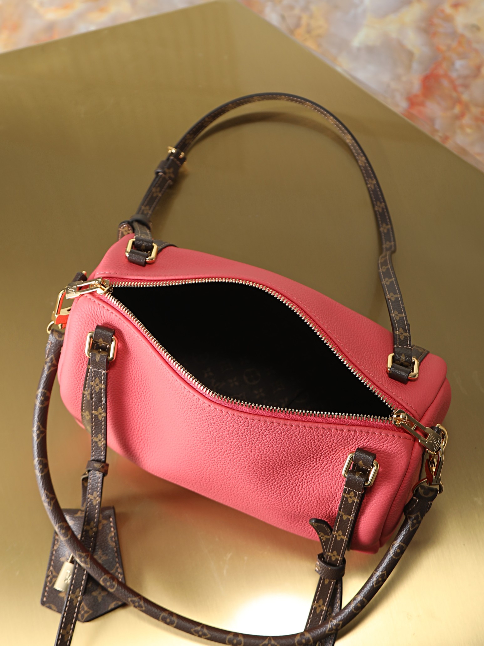 Louis Vuitton Express Small Handbag in Monogram Canvas - Image 5