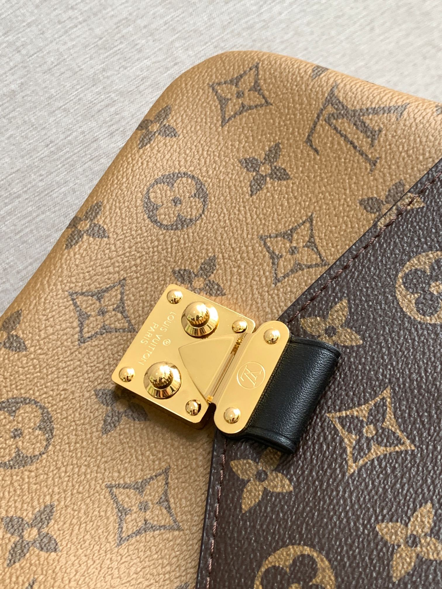 Louis Vuitton Pochette Metis Monogram Reverse Shoulder Bag - Image 5