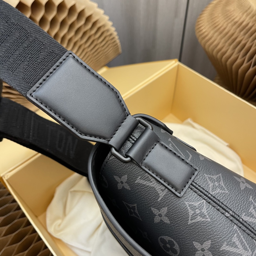 Louis Vuitton Steamer Messenger Bag - Image 5