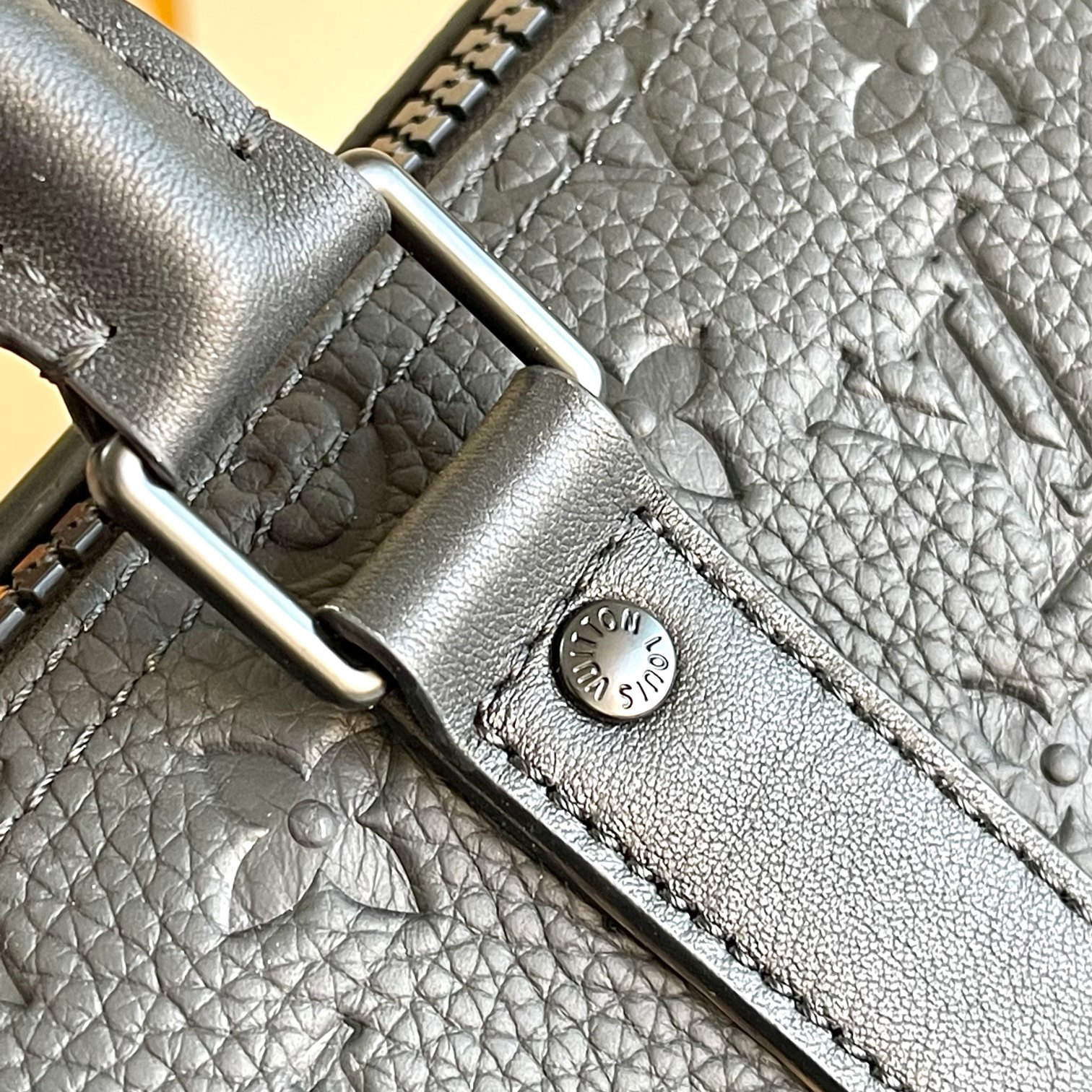 Louis Vuitton Aerogram Keepall XS Leather Bag - Image 5