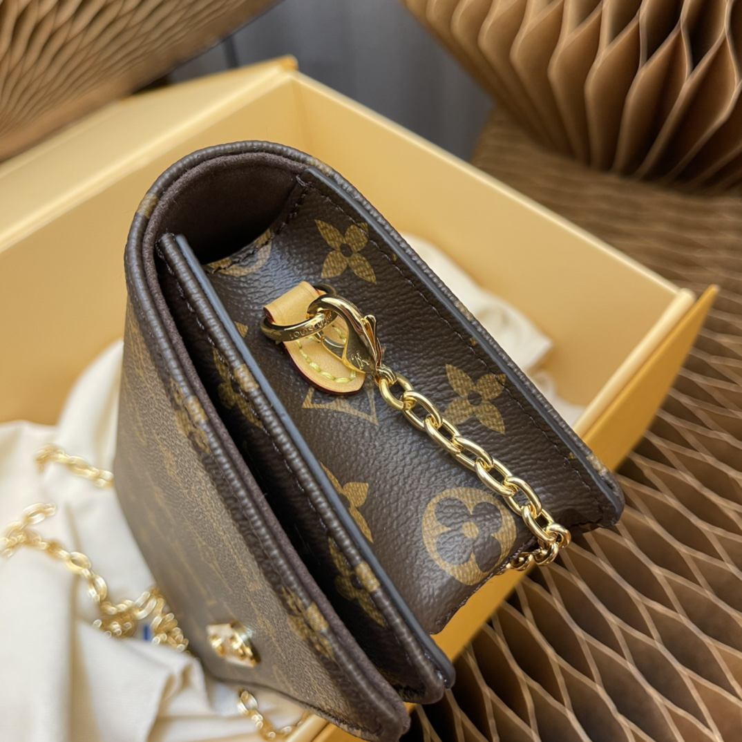 Louis Vuitton Lily Wallet on Chain in Monogram Canvas - Image 5