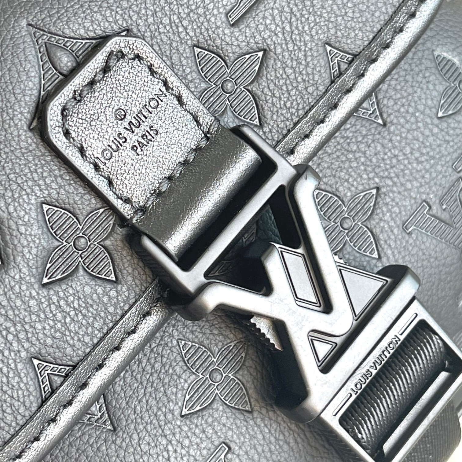 Louis Vuitton Getaway Messenger Bag M12516 - Image 5