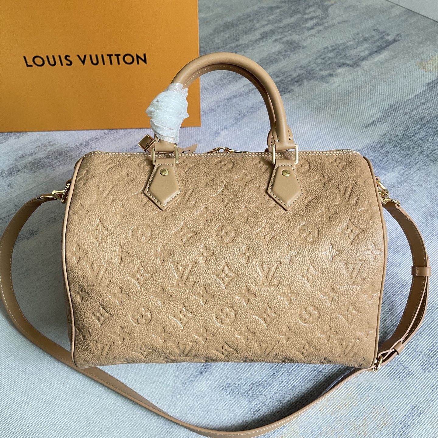 Louis Vuitton Speedy Soft 30 Handbag - Image 5