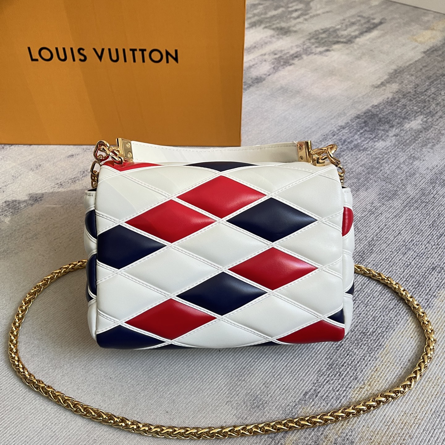 Louis Vuitton GO-14 Medium Handbag - Image 5