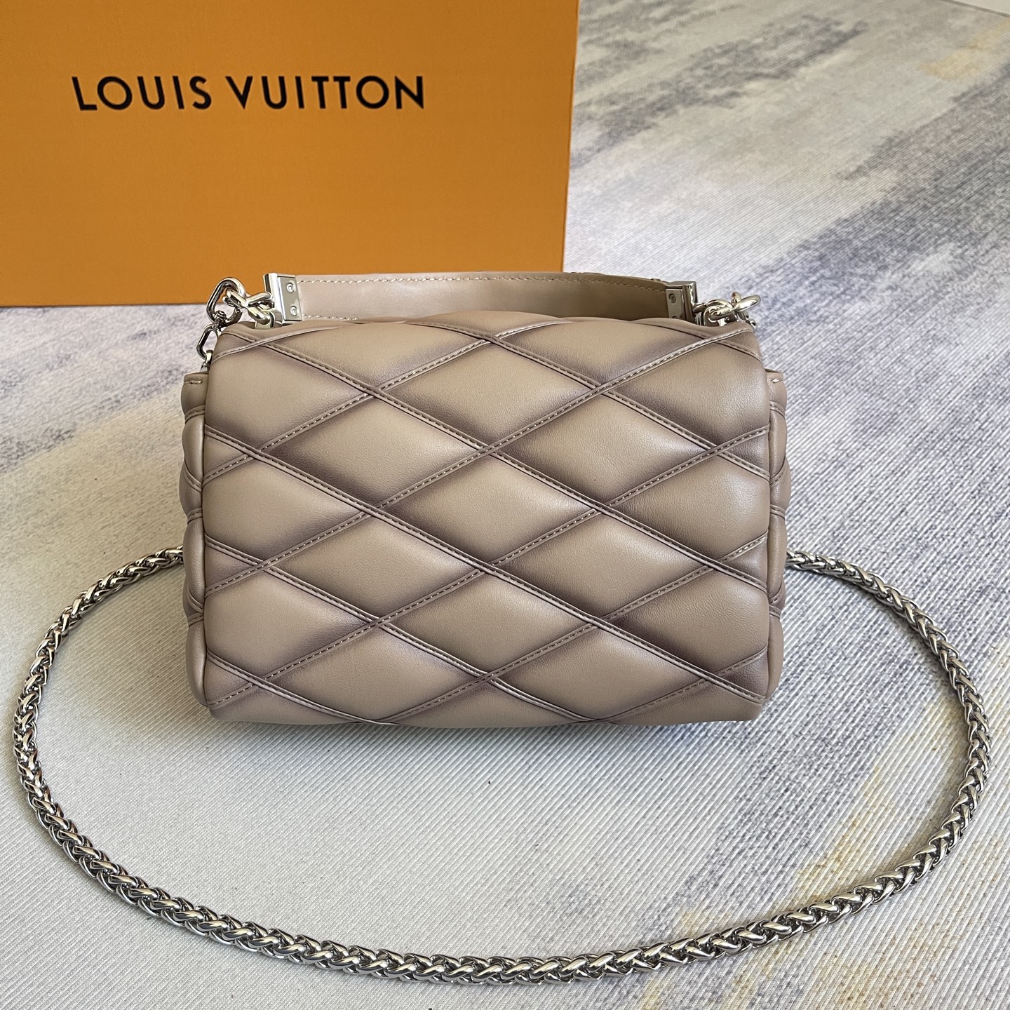 Louis Vuitton GO-14 Medium Handbag - Image 5