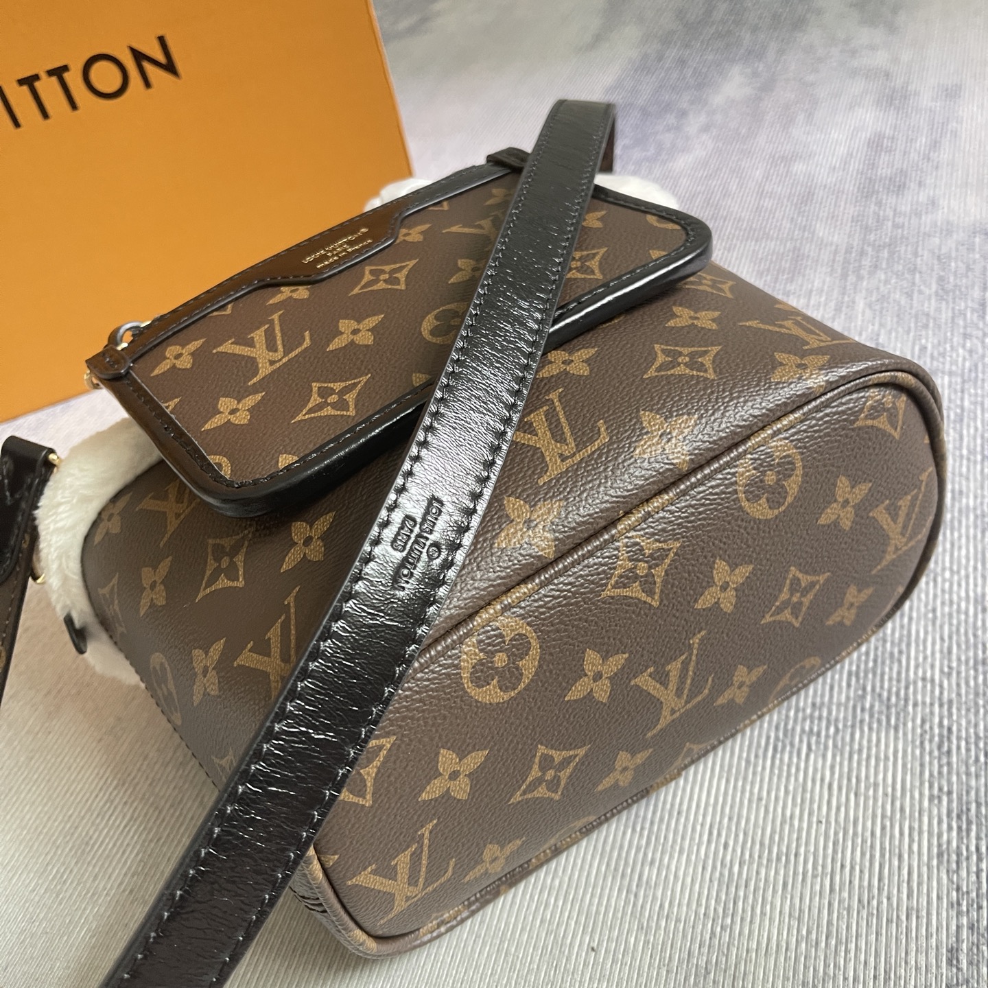 Neverfull Bandouliere Inside Out BB Handbag in Monogram Canvas and Shearling - Image 5