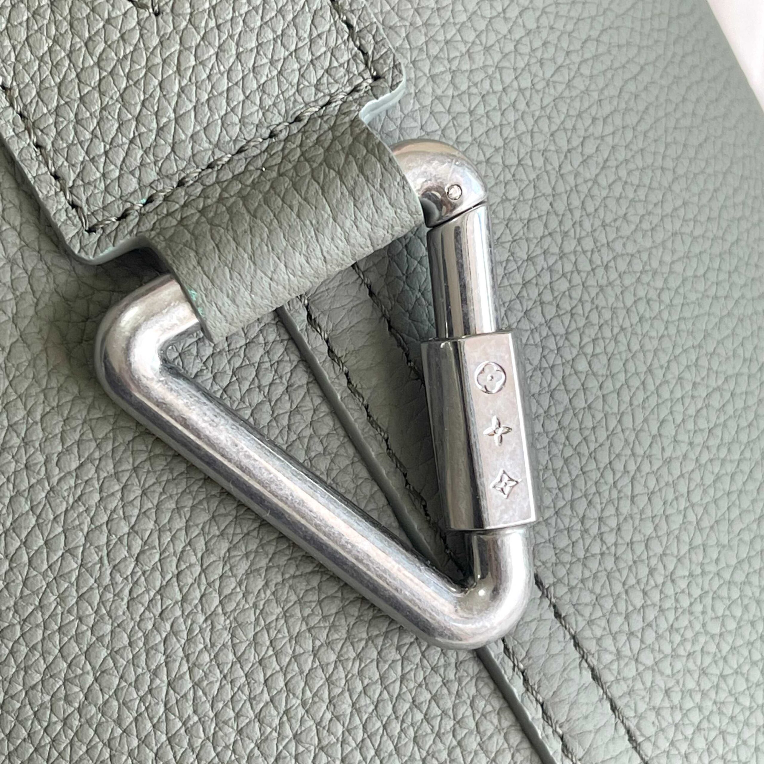 Louis Vuitton Verso Hobo Handbag M26747 Green - Image 5