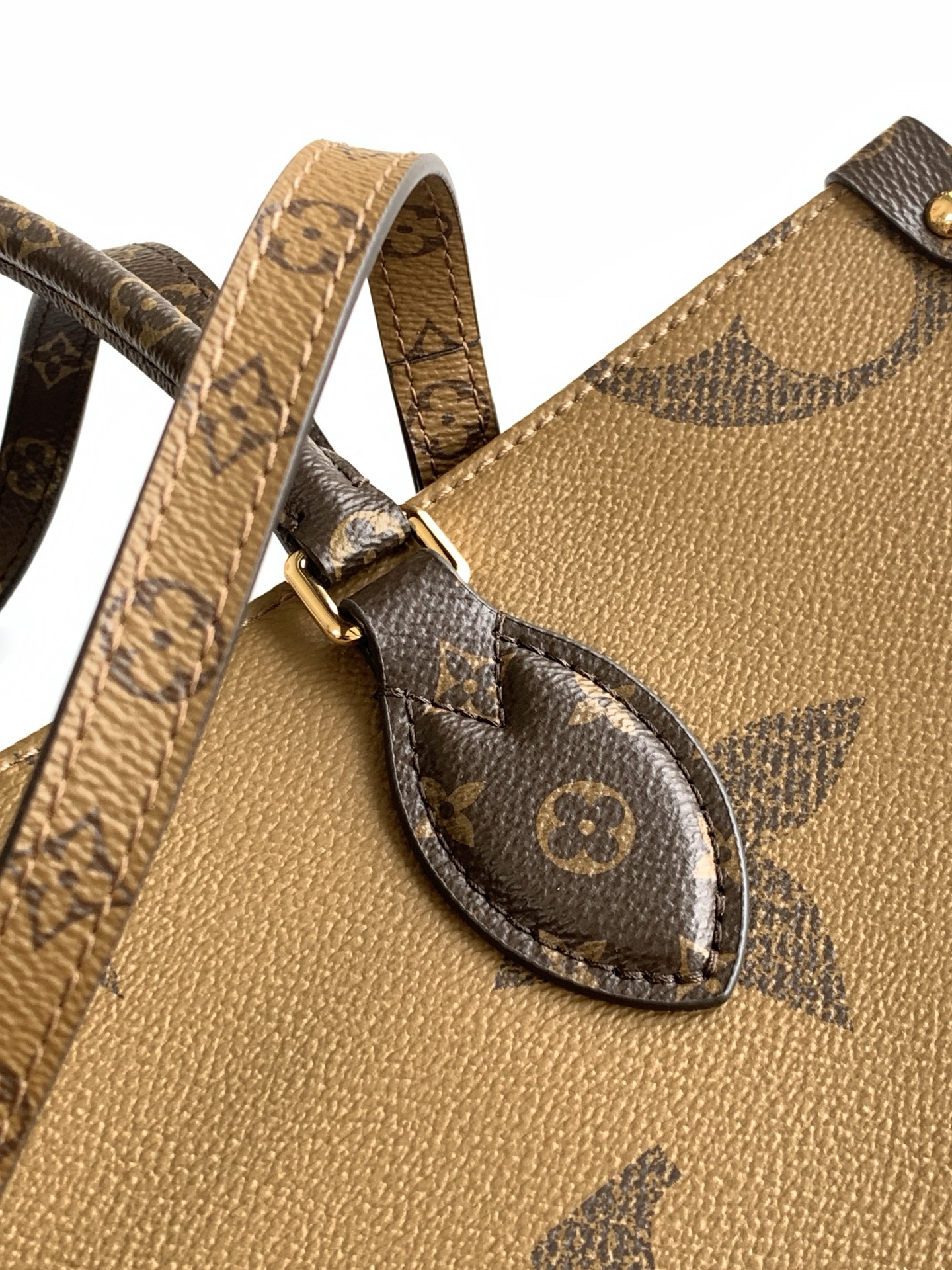 Louis Vuitton Onthego MM Handbag - Image 5