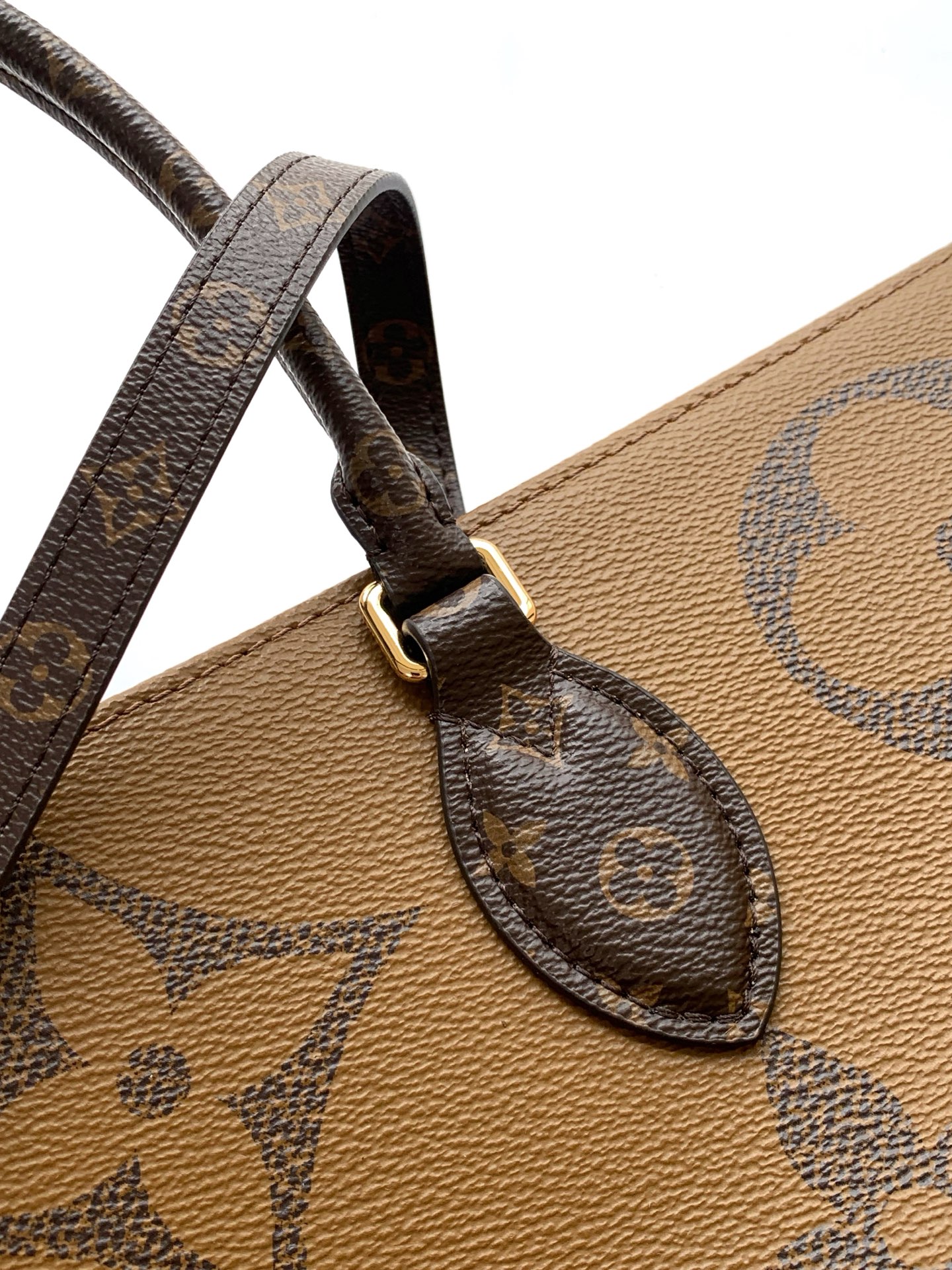 Louis Vuitton Onthego GM Monogram Giant Canvas Tote Bag - Image 5