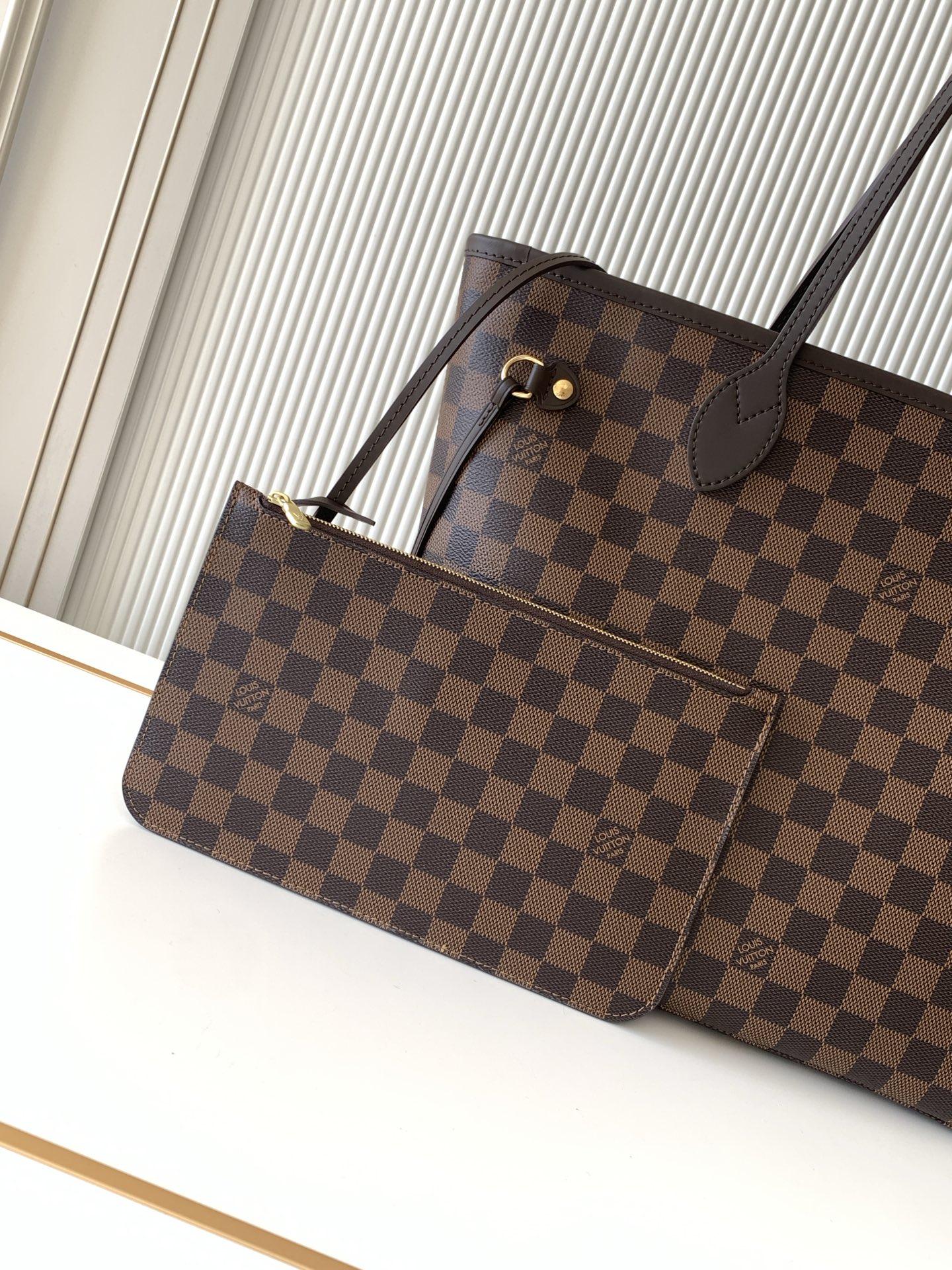 Louis Vuitton Neverfull MM Tote Bag - Image 5