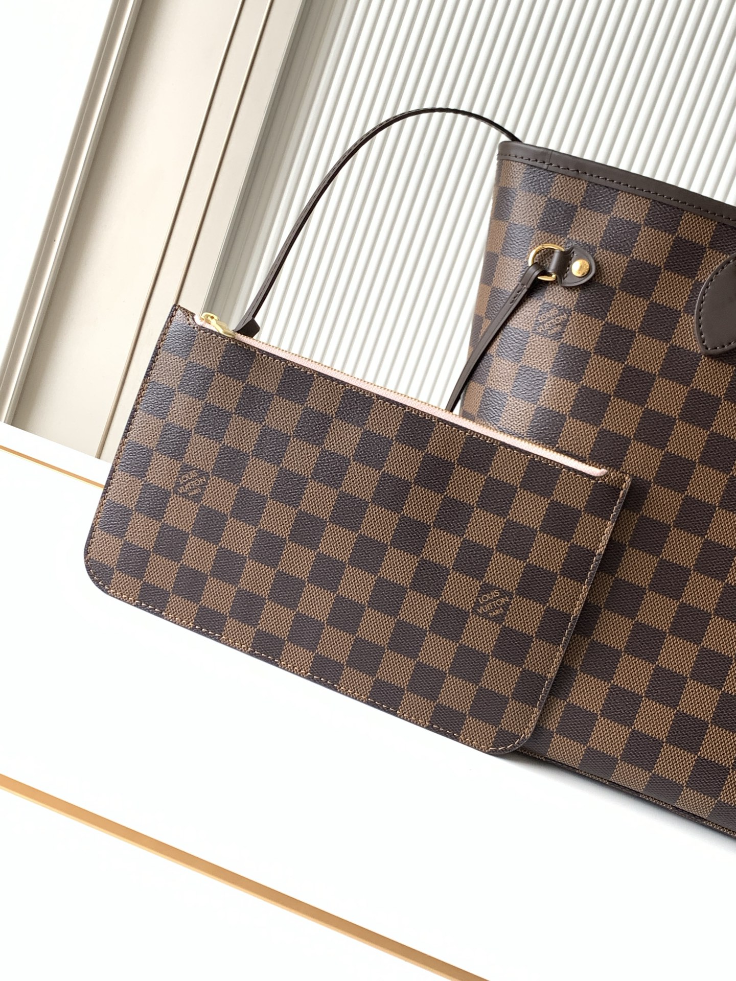 Louis Vuitton Neverfull MM Monogram Canvas Tote Bag - Image 5
