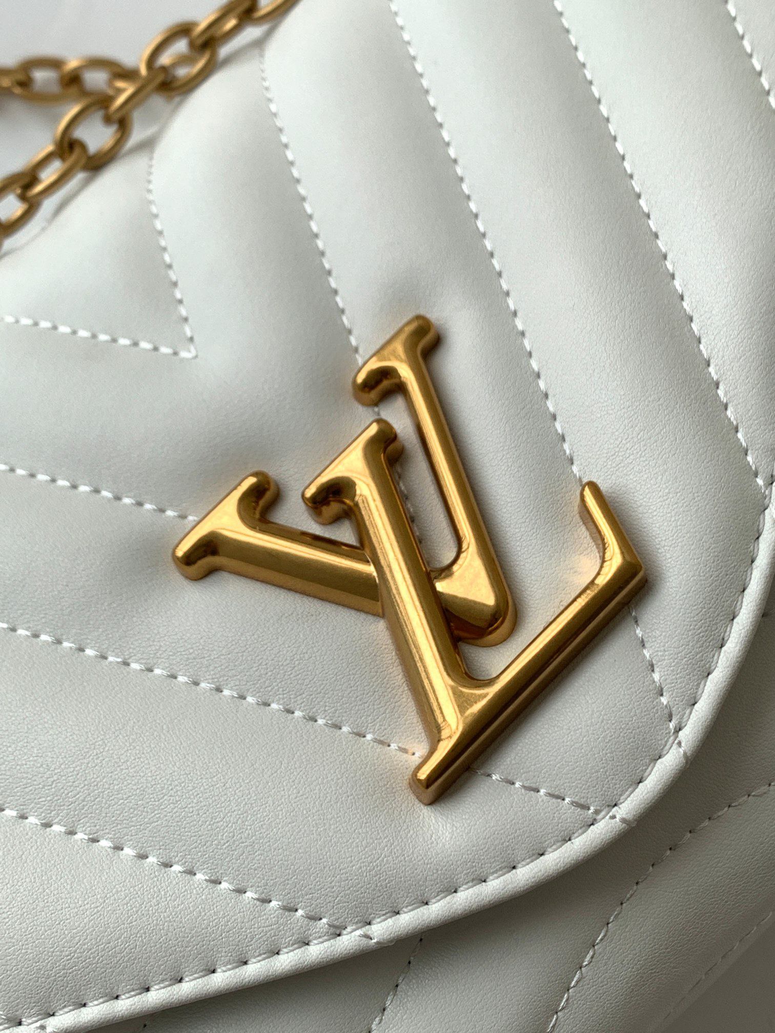 Louis Vuitton New Wave Chain Shoulder Bag M58549 White - Image 5
