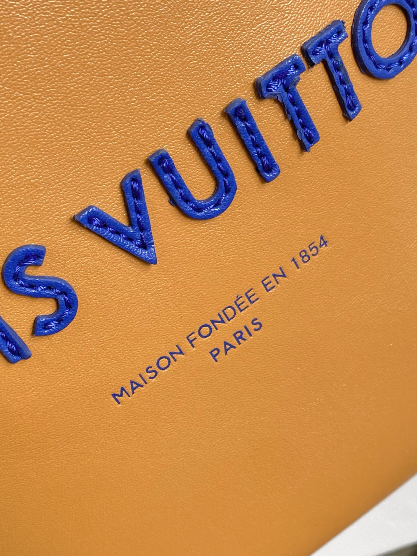 Louis Vuitton Medium Leather Handbag - Image 5