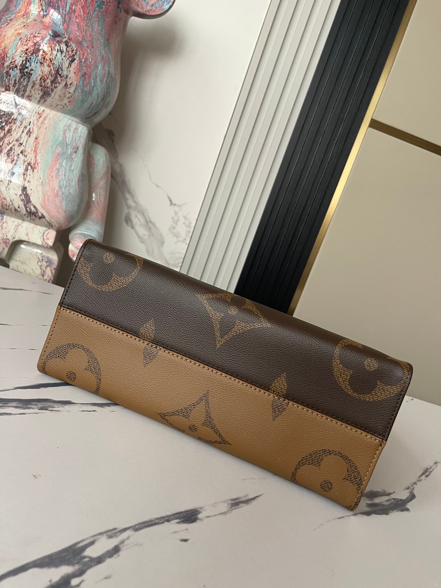 Louis Vuitton Onthego MM Monogram Tote Bag - Image 5