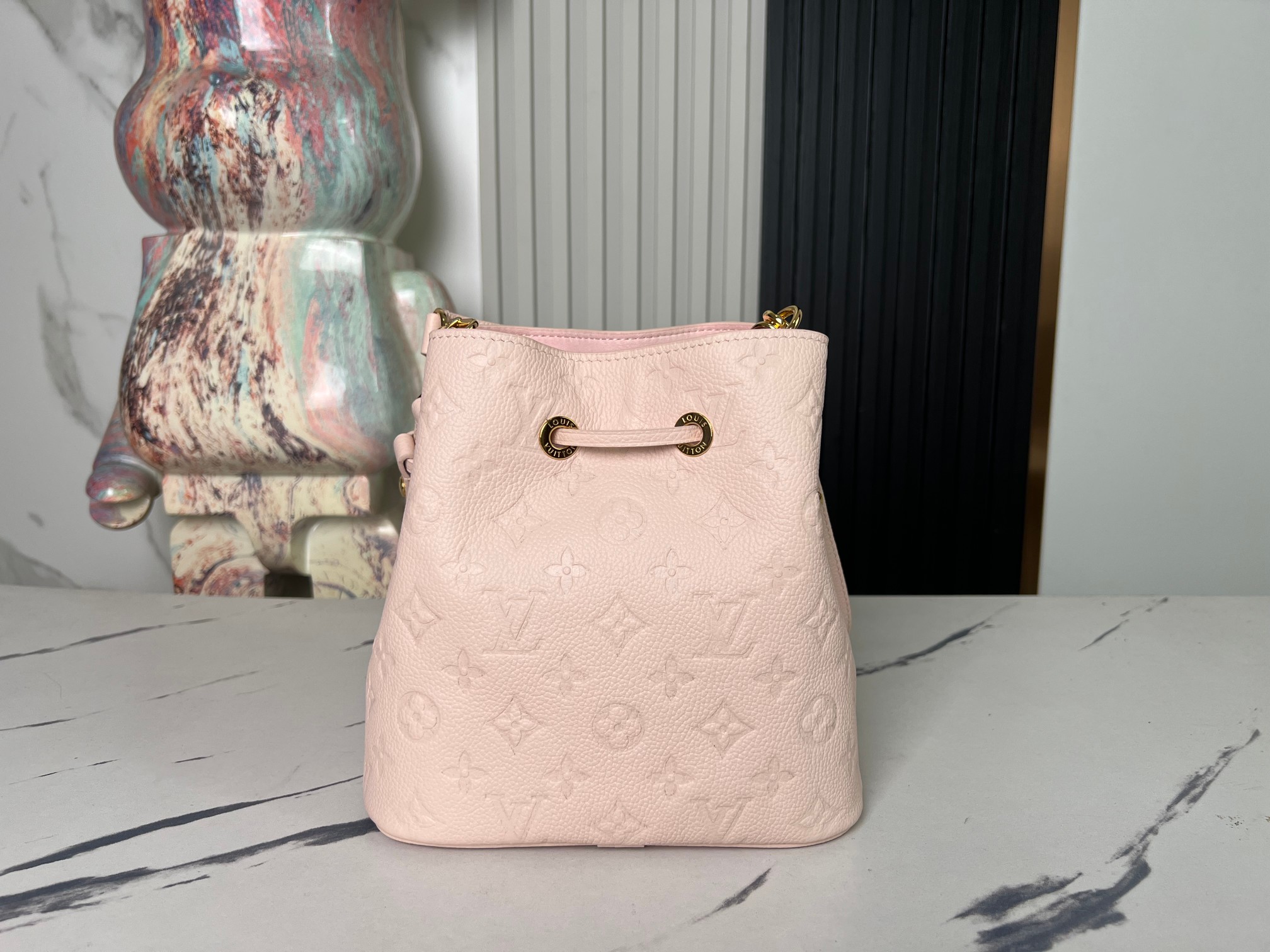Louis Vuitton NéoNoé BB Bucket Bag in Pink Monogram Empreinte Leather - Image 5