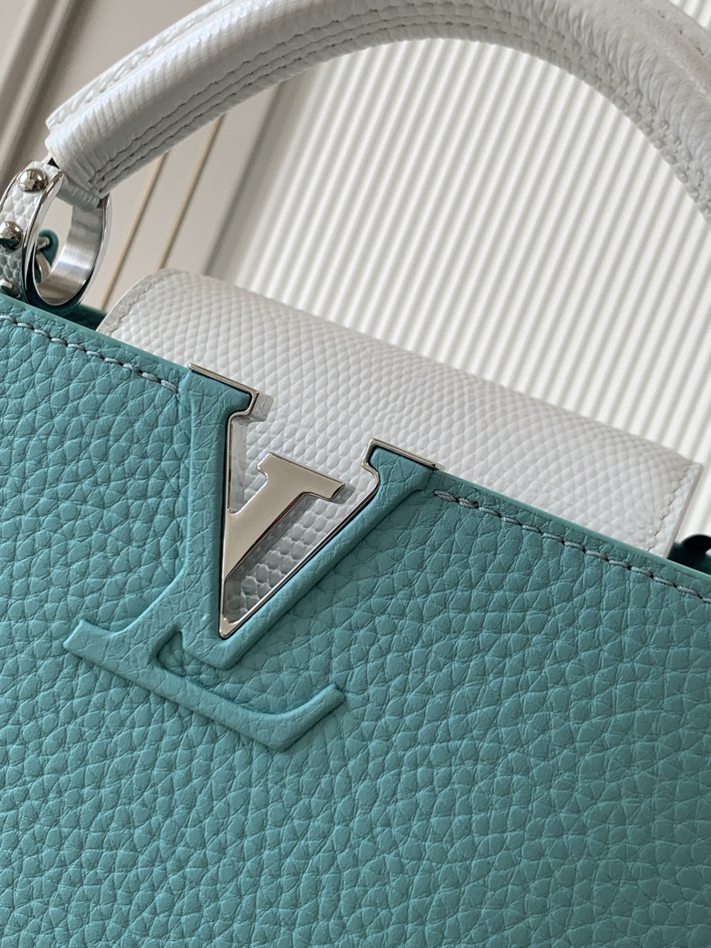 Louis Vuitton Capucines Mini Handbag N85829 in Ice Blue with Silver Hardware - Image 5