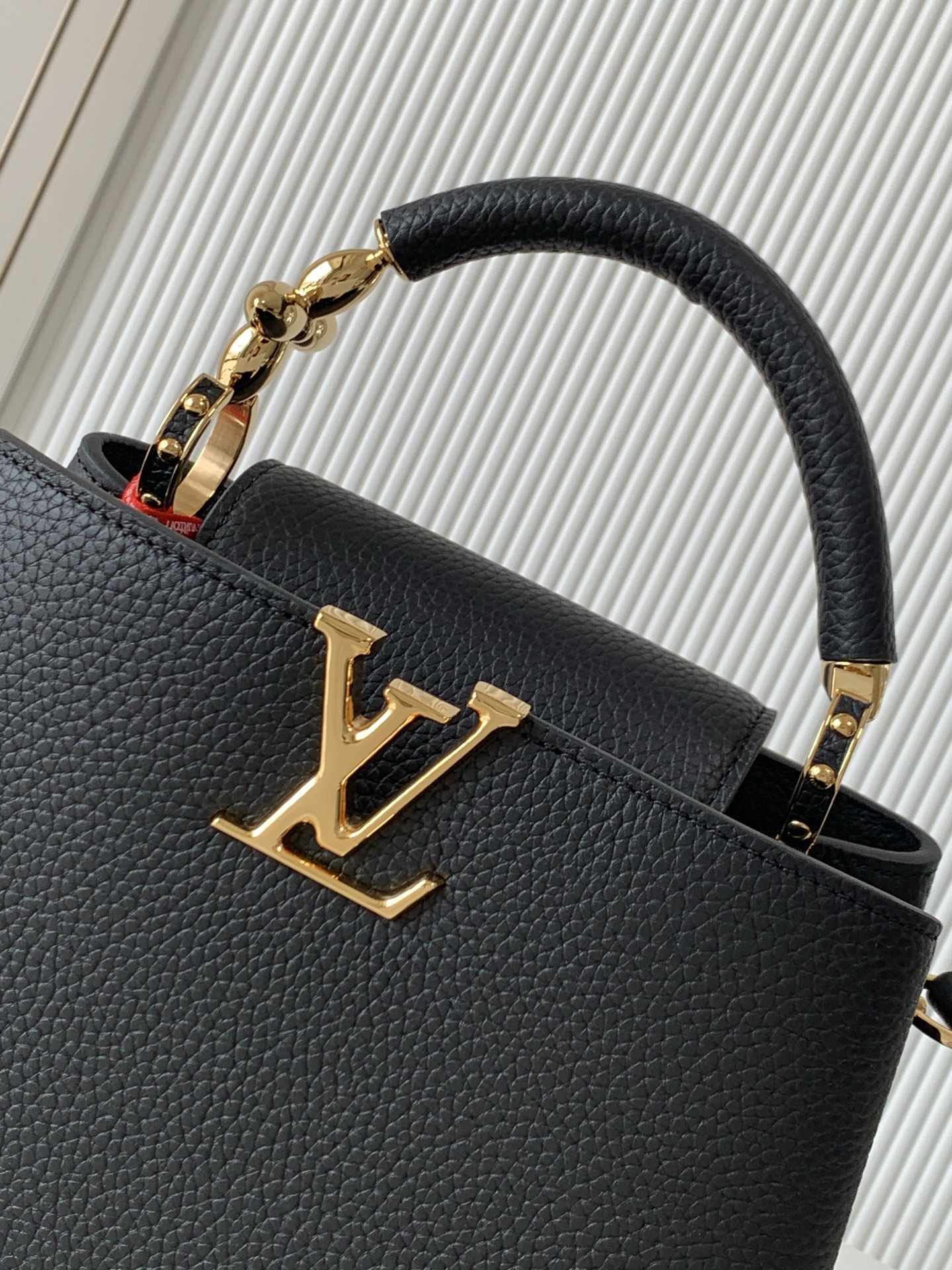 Louis Vuitton Capucines BB Handbag in Black Taurillon Leather - Image 5