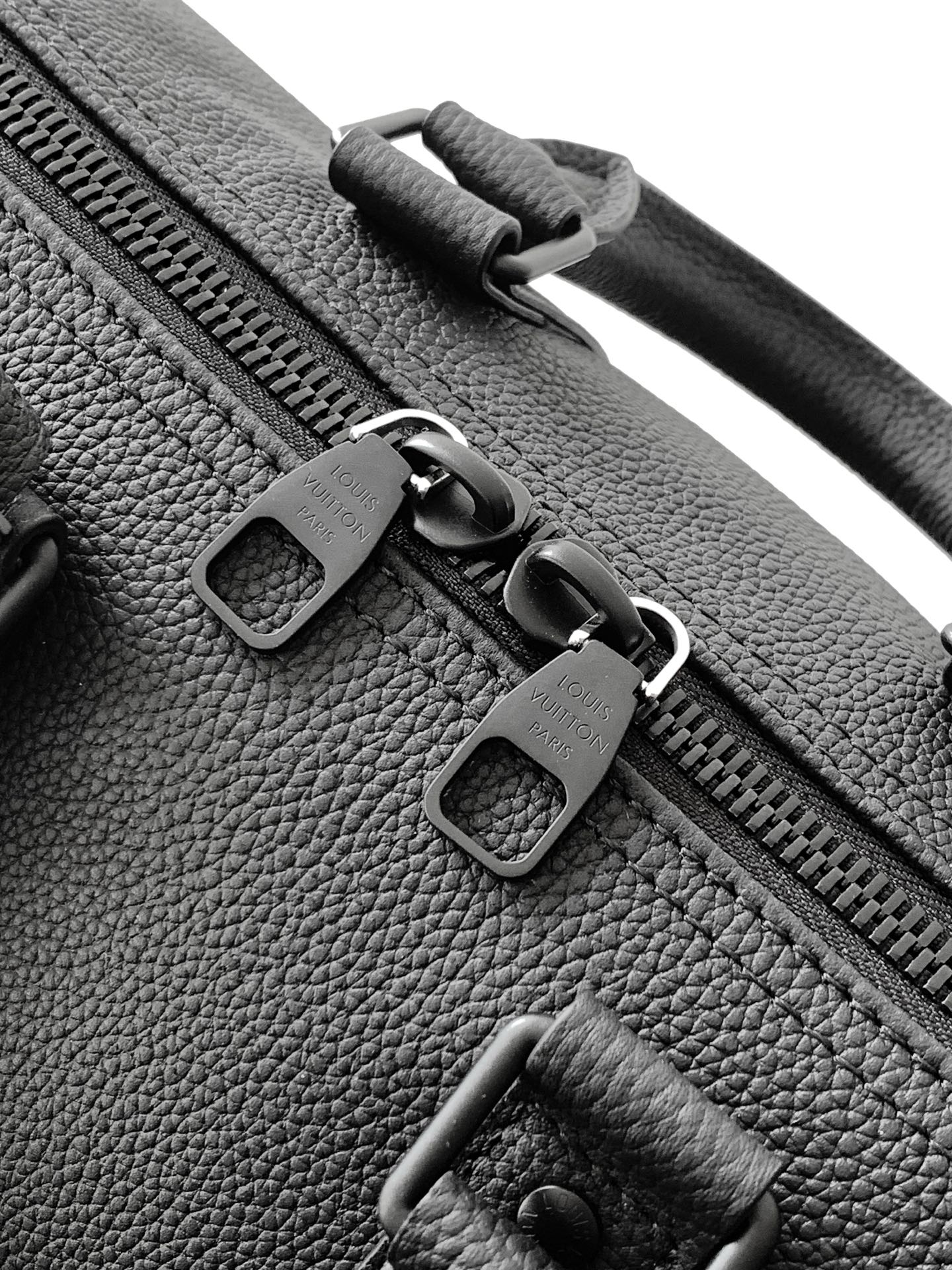 Louis Vuitton Keepall Bandoulière 35 Travel Bag - Image 5