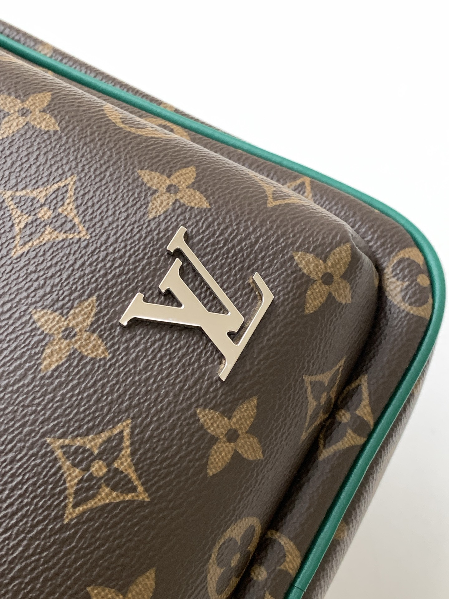 Louis Vuitton LV Trail Monogram Macassar Messenger Bag M12734 - Image 5