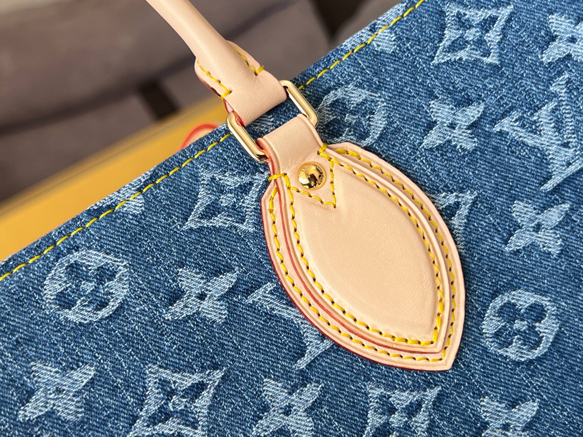 Louis Vuitton Onthego Medium Handbag in Blue Denim - Image 5