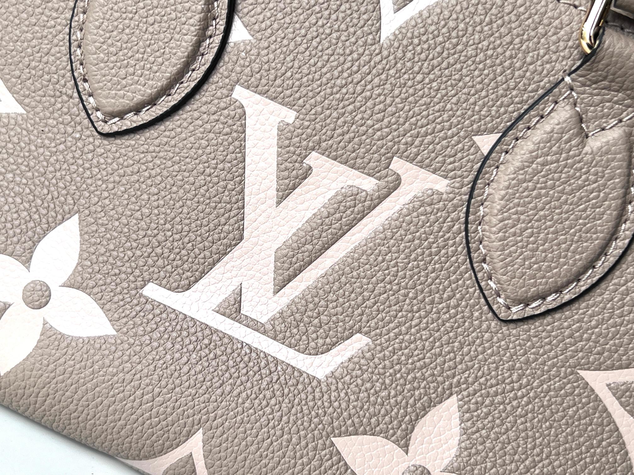 Louis Vuitton OnTheGo East West Handbag M23640 Black - Image 5