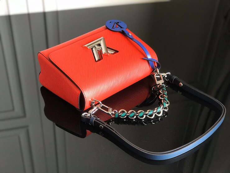 Louis Vuitton Twist Medium Crossbody Bag in Red Epi Leather - Image 5