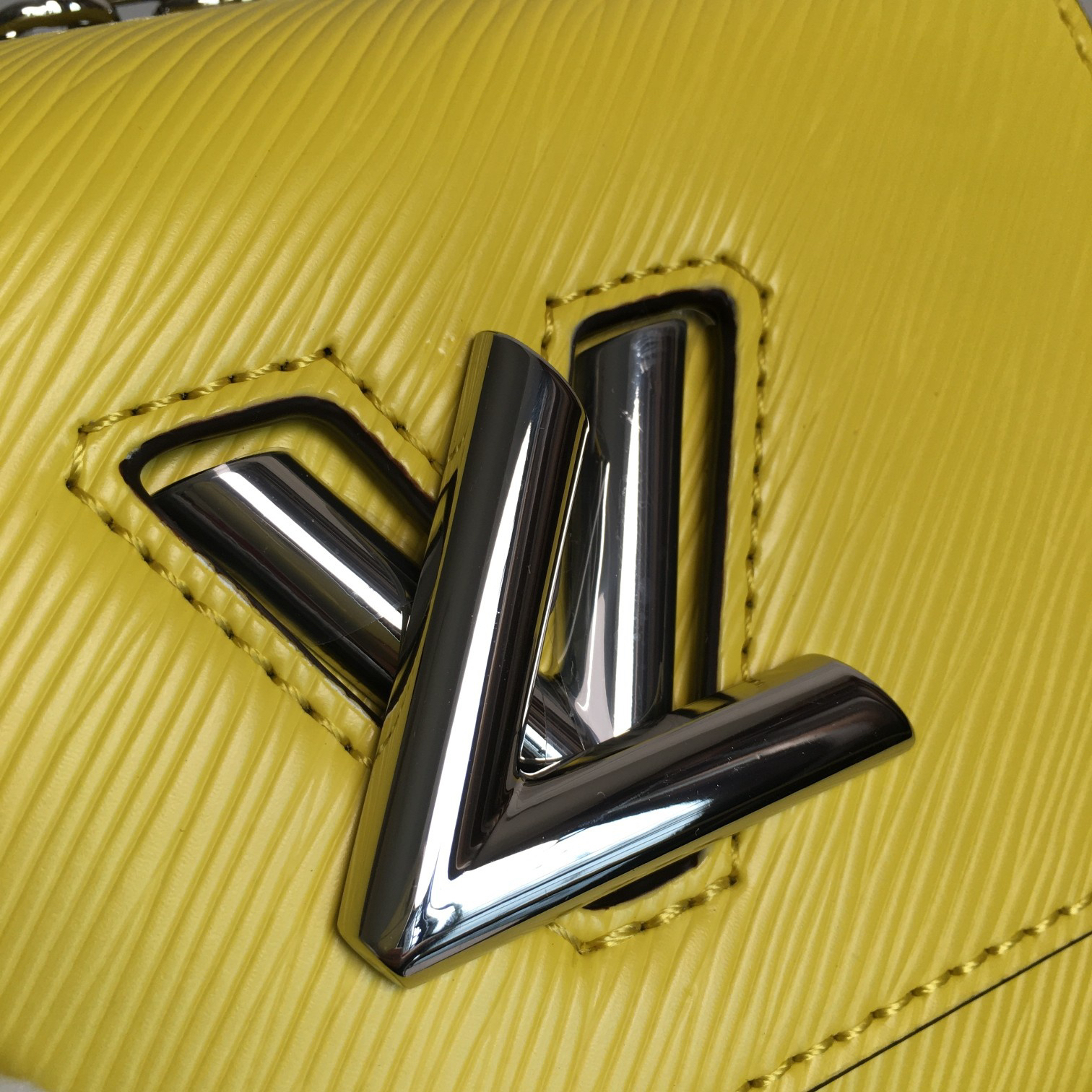 Louis Vuitton Twist Mini Shoulder Bag in Yellow Epi Leather - Image 5