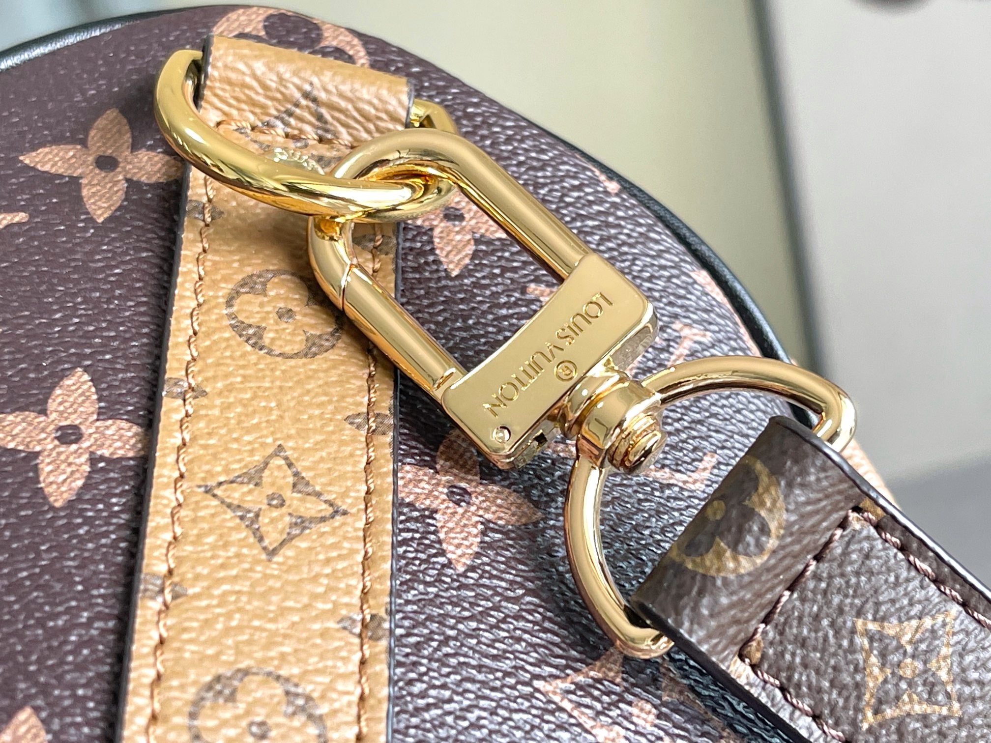 Louis Vuitton Keepall Bandoulière 45 Travel Bag - Image 5