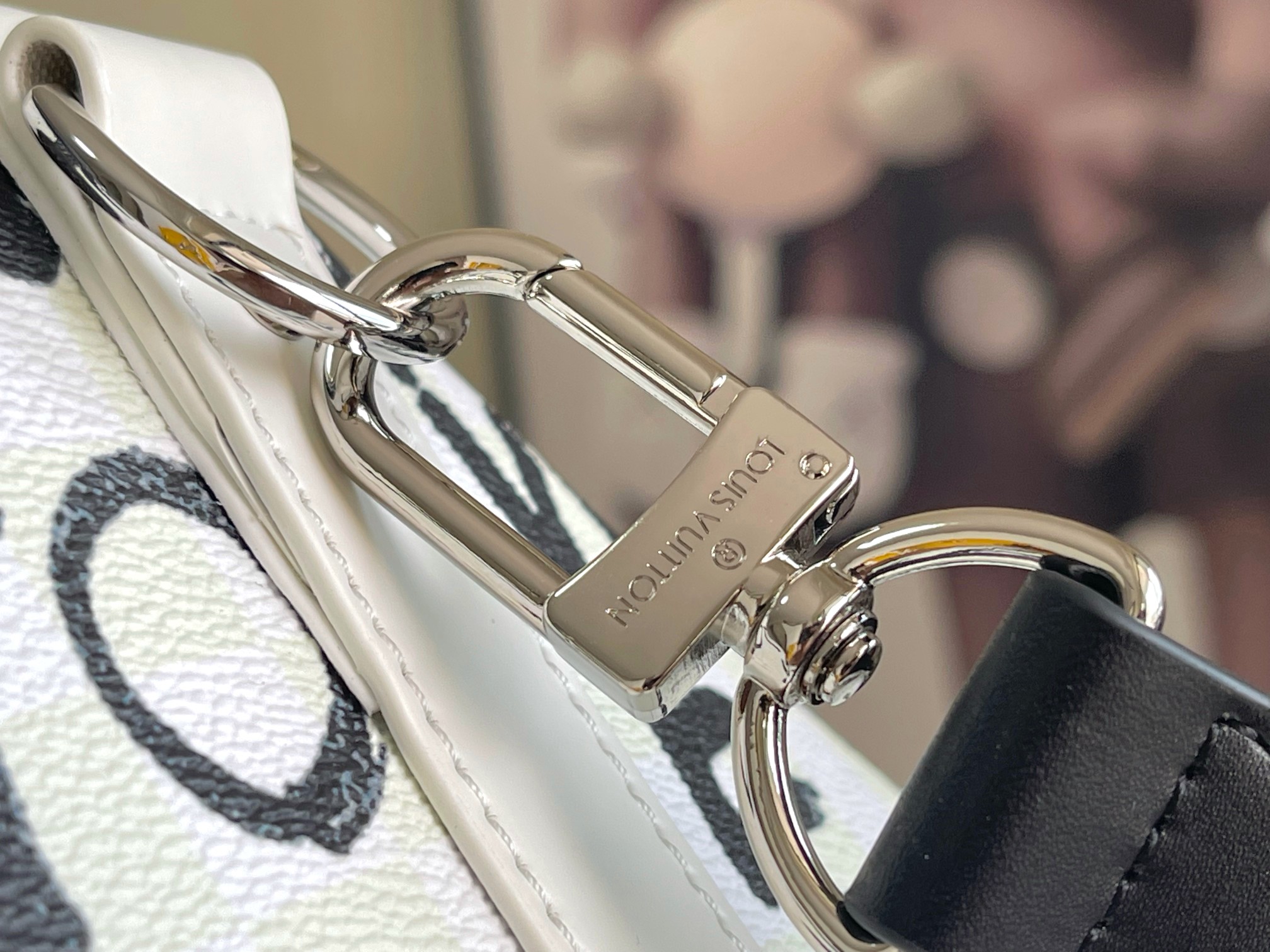 Louis Vuitton Keepall Bandoulière 50 Travel Bag - Image 5