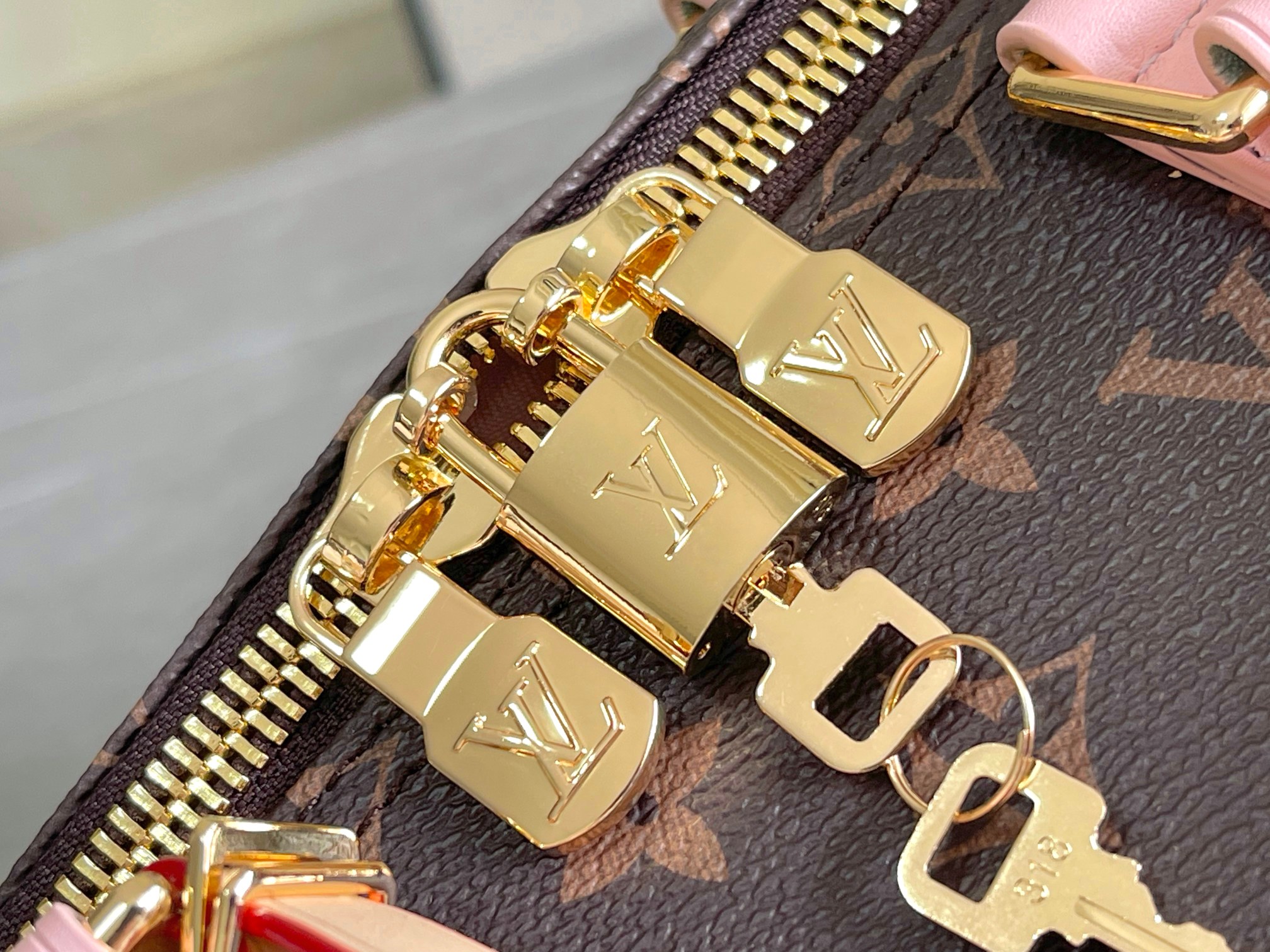 Louis Vuitton Keepall 45 Travel Bag - Image 5