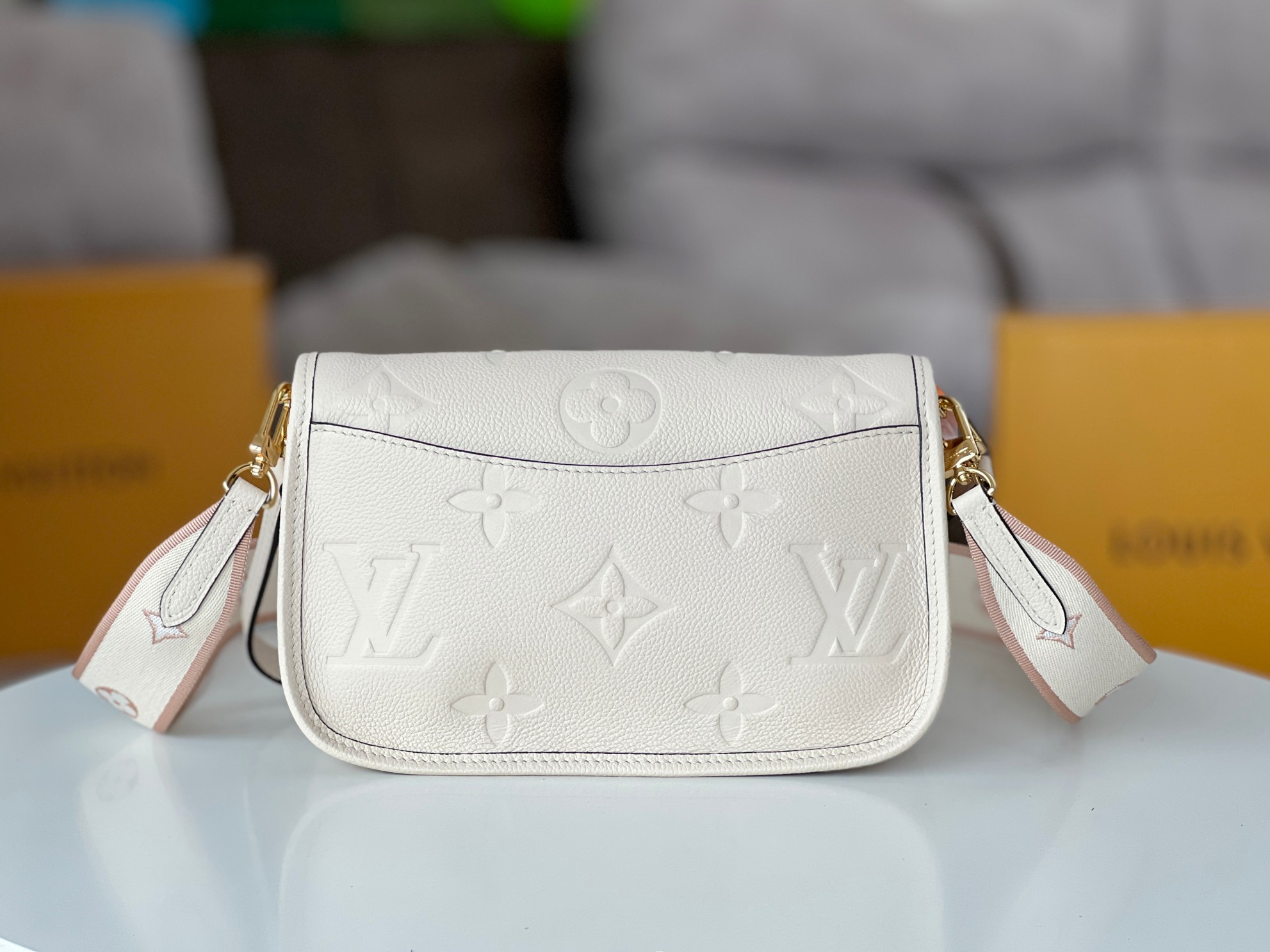 Louis Vuitton Diane Handbag in Monogram Empreinte Leather - Image 5