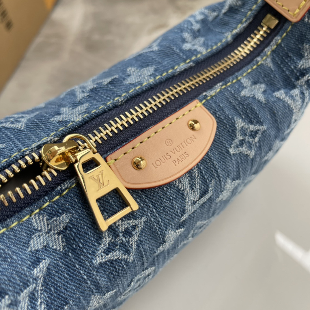 Louis Vuitton Mini Moon Shoulder Bag in Denim - Image 5