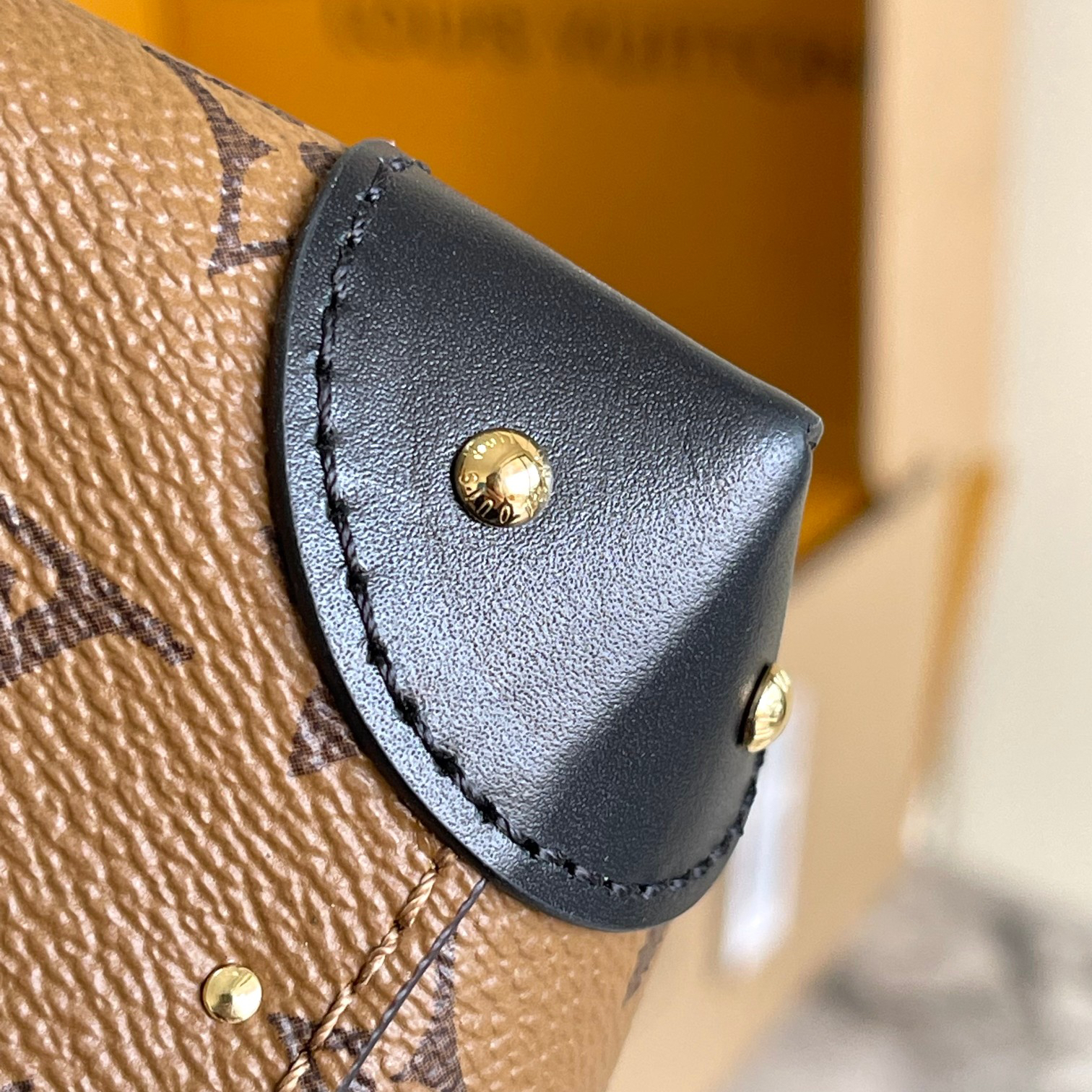 Louis Vuitton Noé Monogram Reverse Canvas Shoulder Bag - Image 5