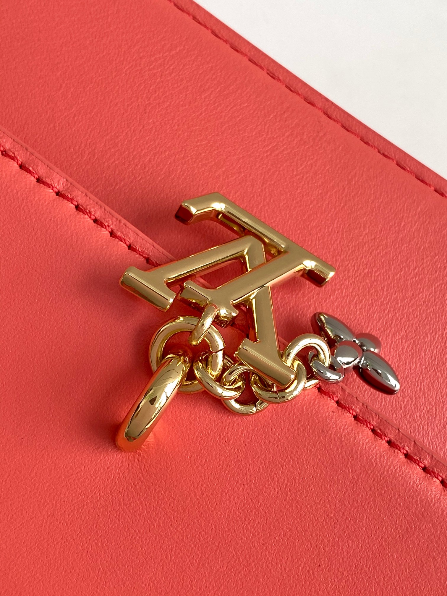 Louis Vuitton LV Bloom Wallet on Chain Crossbody Bag - Image 5