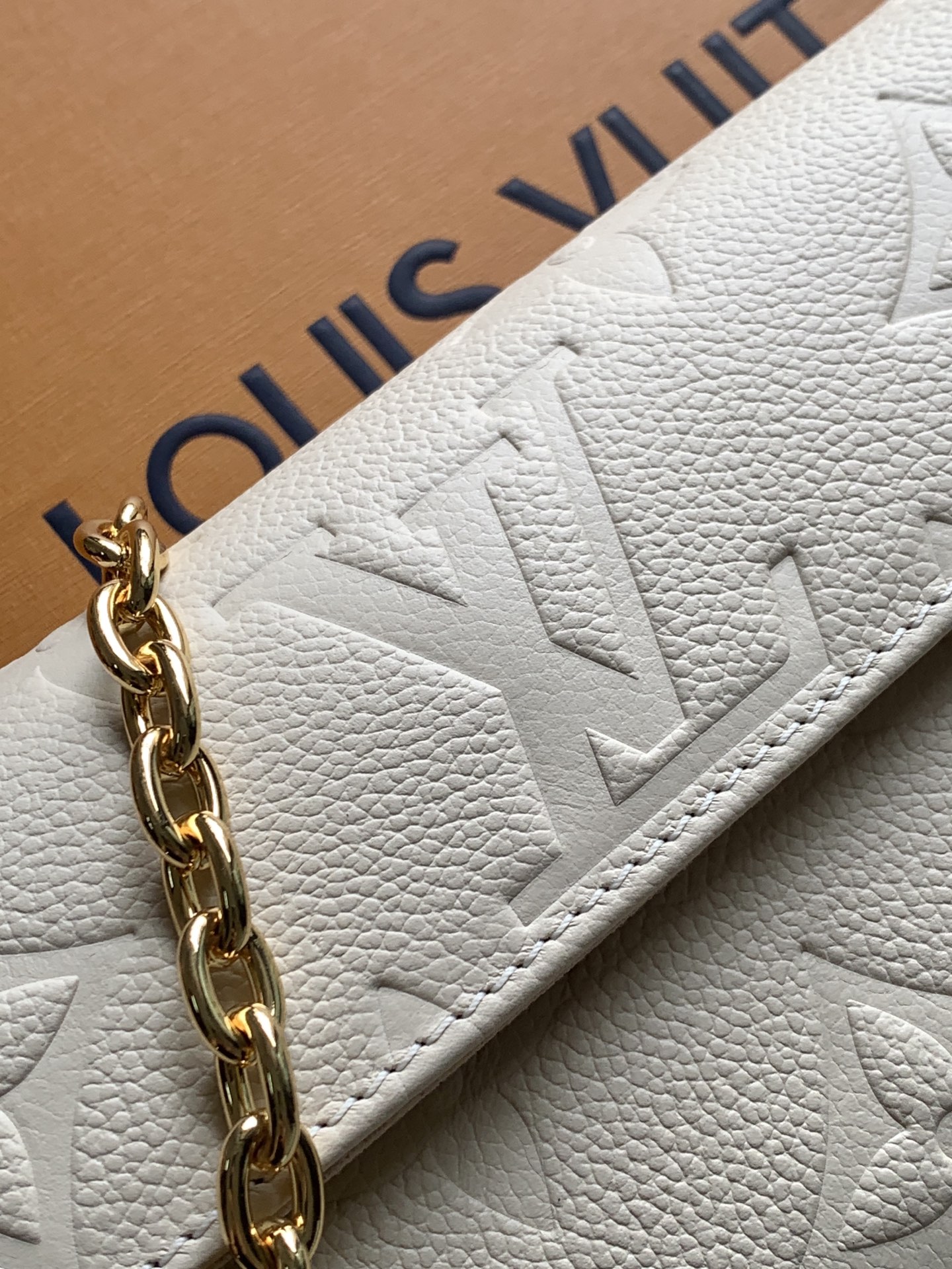 Louis Vuitton Wallet On Chain Ivy in Monogram Empreinte Leather - Image 5