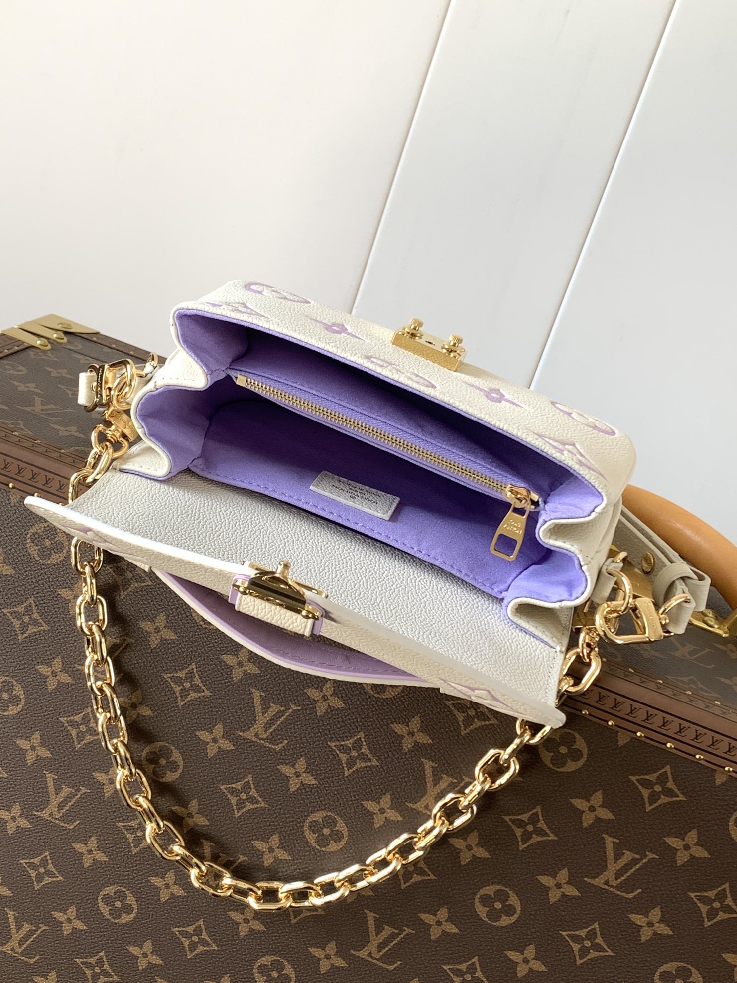 Louis Vuitton Pochette Métis East West Shoulder Bag - Image 5