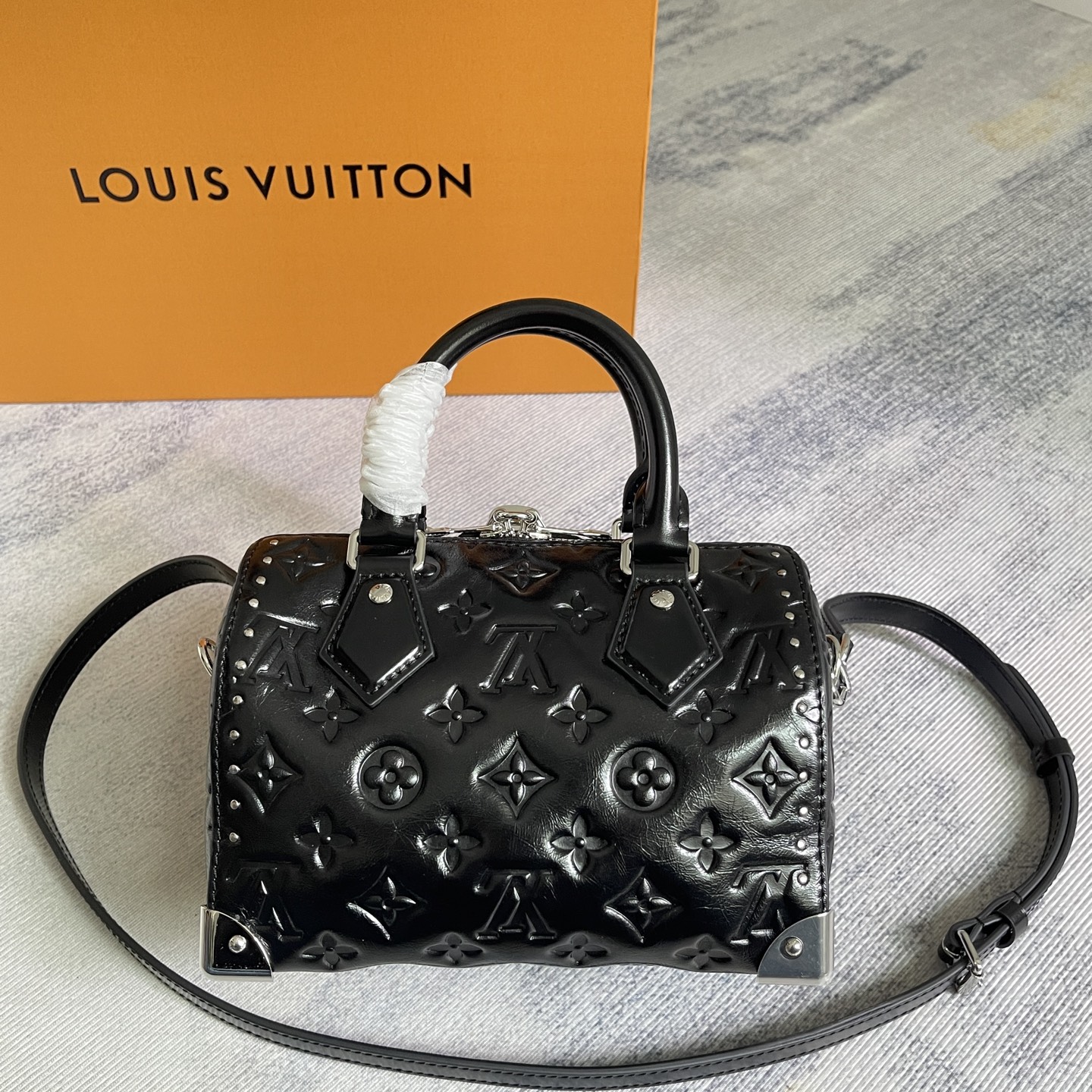 Louis Vuitton Speedy Trunk 20 Leather Crossbody Bag - Image 5