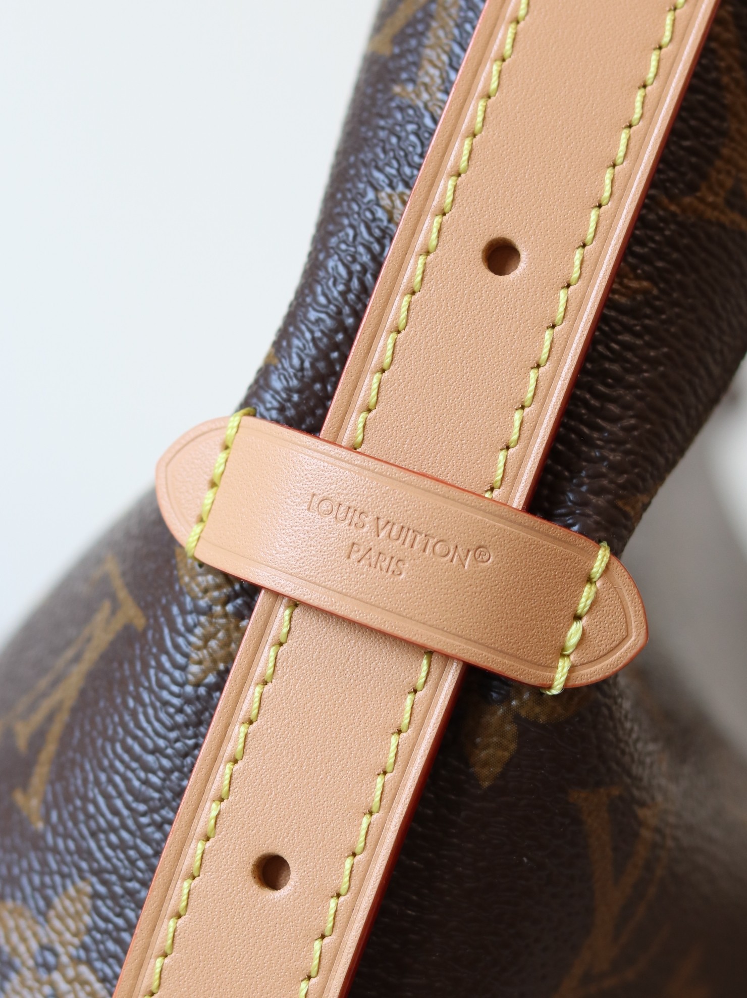 Louis Vuitton CarryAll M46203 Small Monogram Canvas and Leather Handbag - Image 5