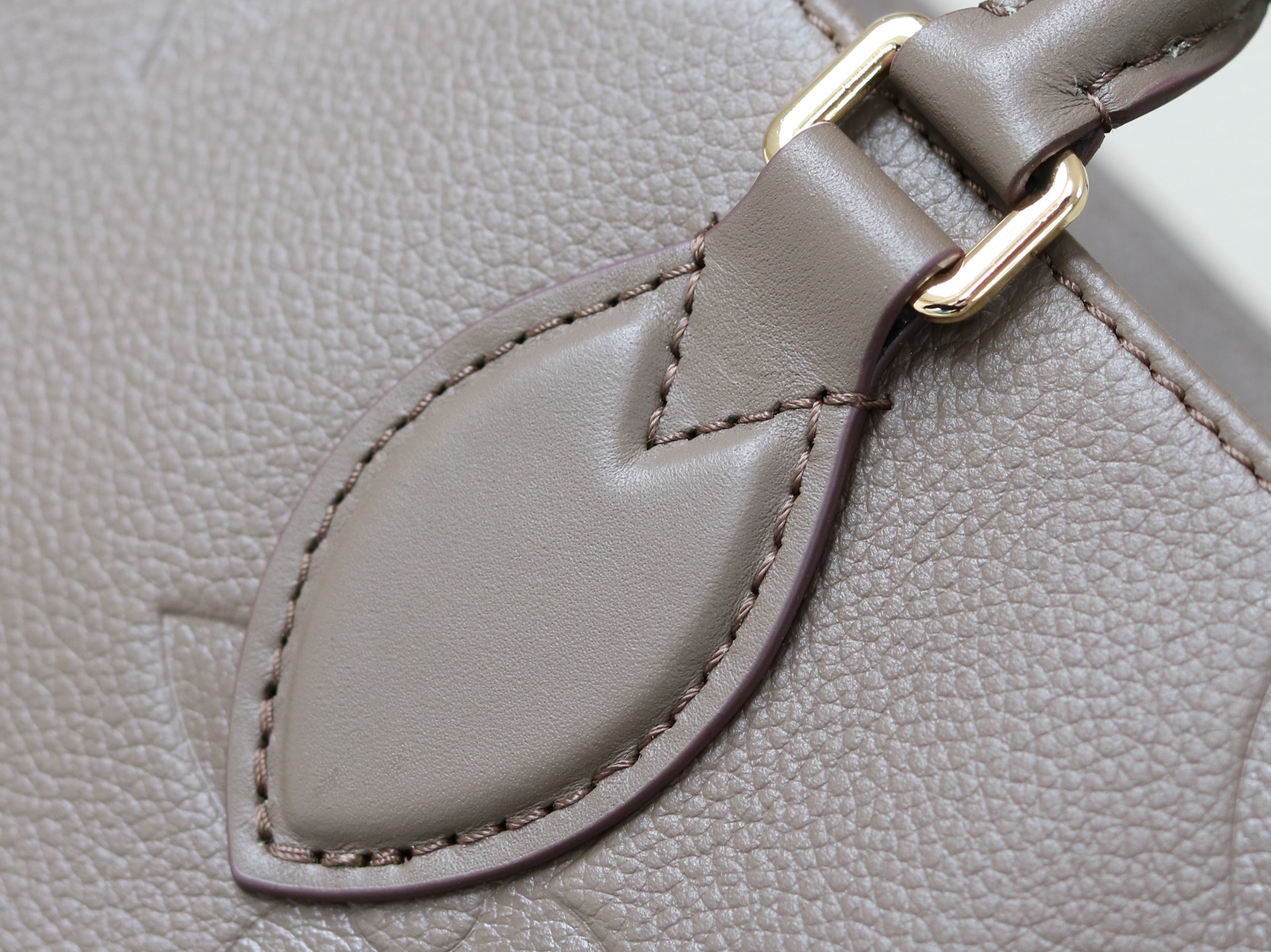 Louis Vuitton OnTheGo Medium Tote Bag in Monogram Empreinte Leather - Image 5