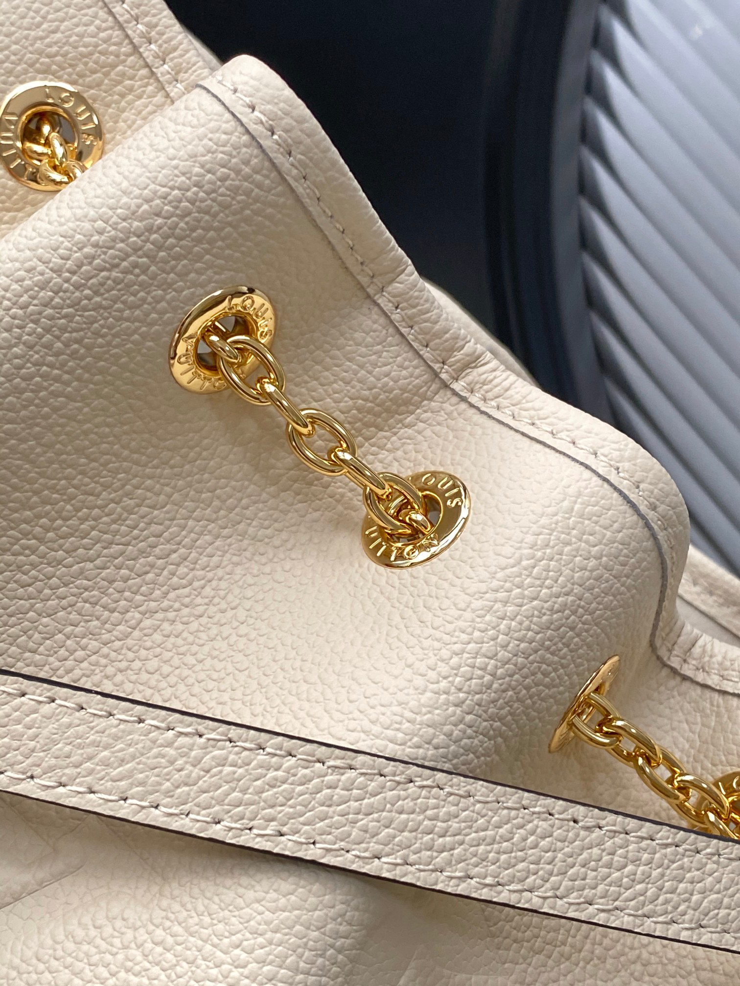 LV Bundle Monogram Empreinte Leather Handbag - Image 5