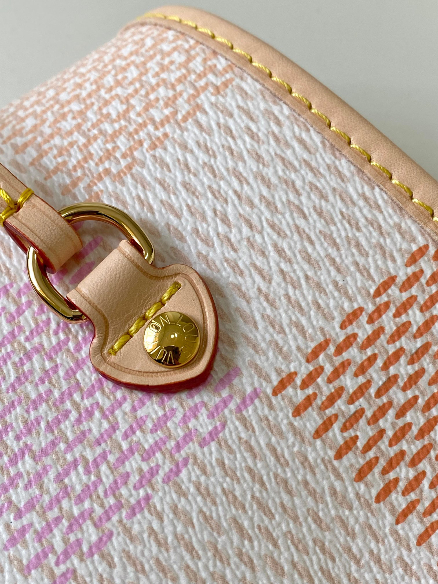 Louis Vuitton Neverfull MM Tote Bag in Damier Giant Canvas - Image 5