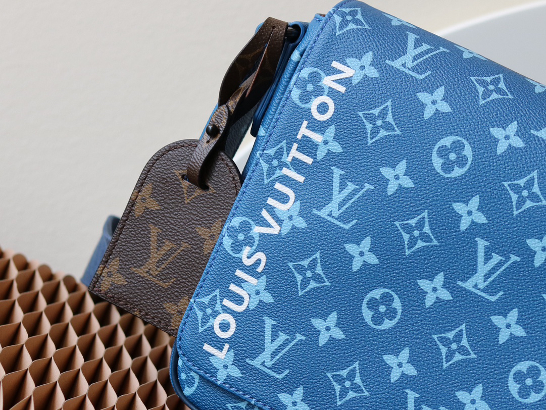 Louis Vuitton District PM Messenger Bag M23785, Blue Monogram Canvas - Image 5