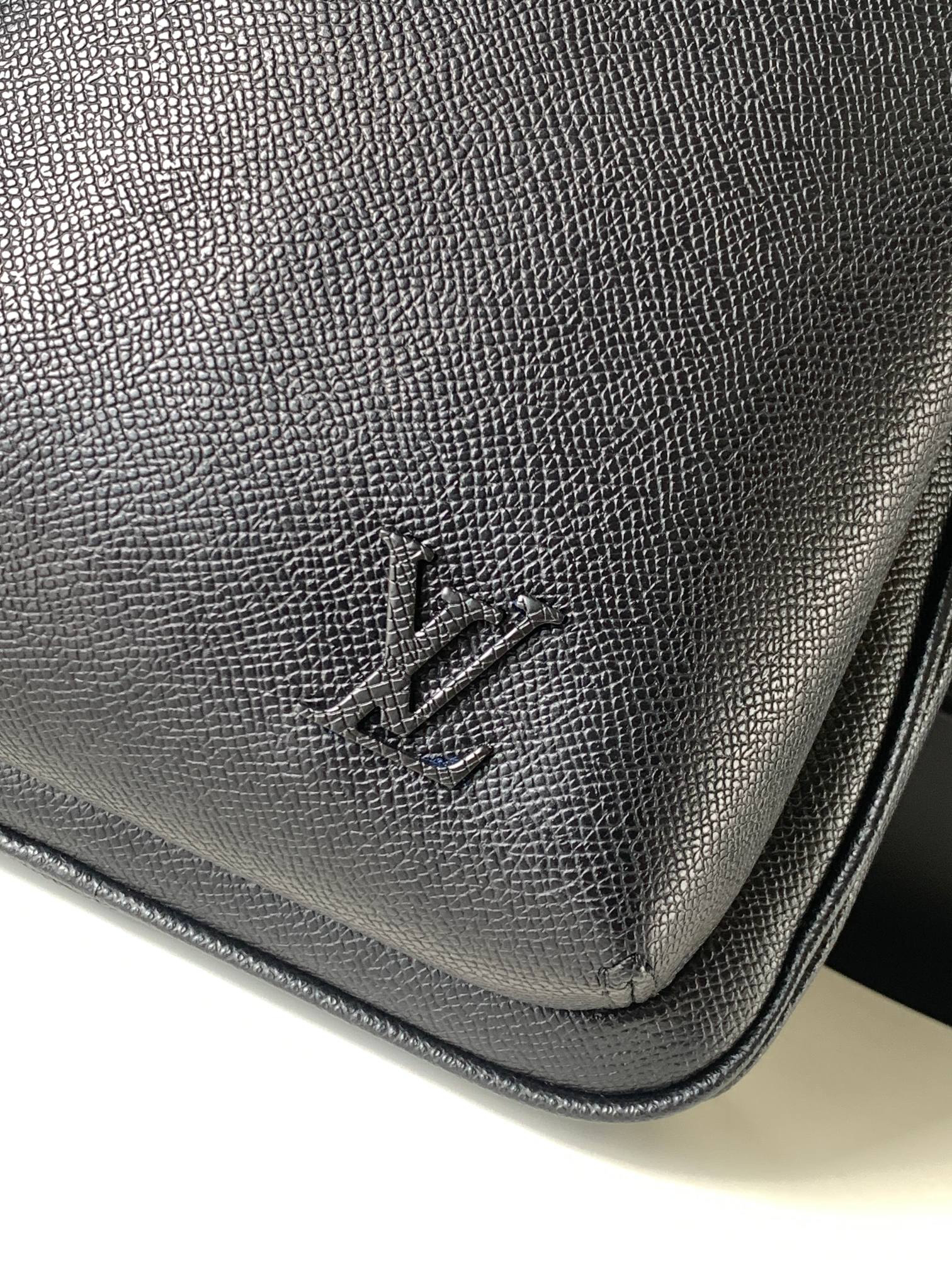 Louis Vuitton Avenue Shoulder Bag in Damier Graphite Canvas - Image 5