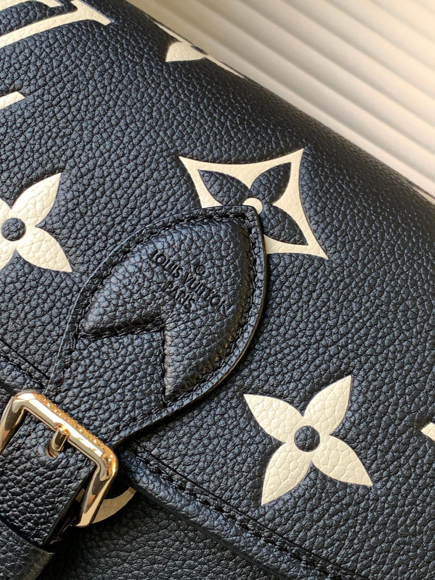 Louis Vuitton Diane Handbag in Monogram Empreinte Leather - Image 5