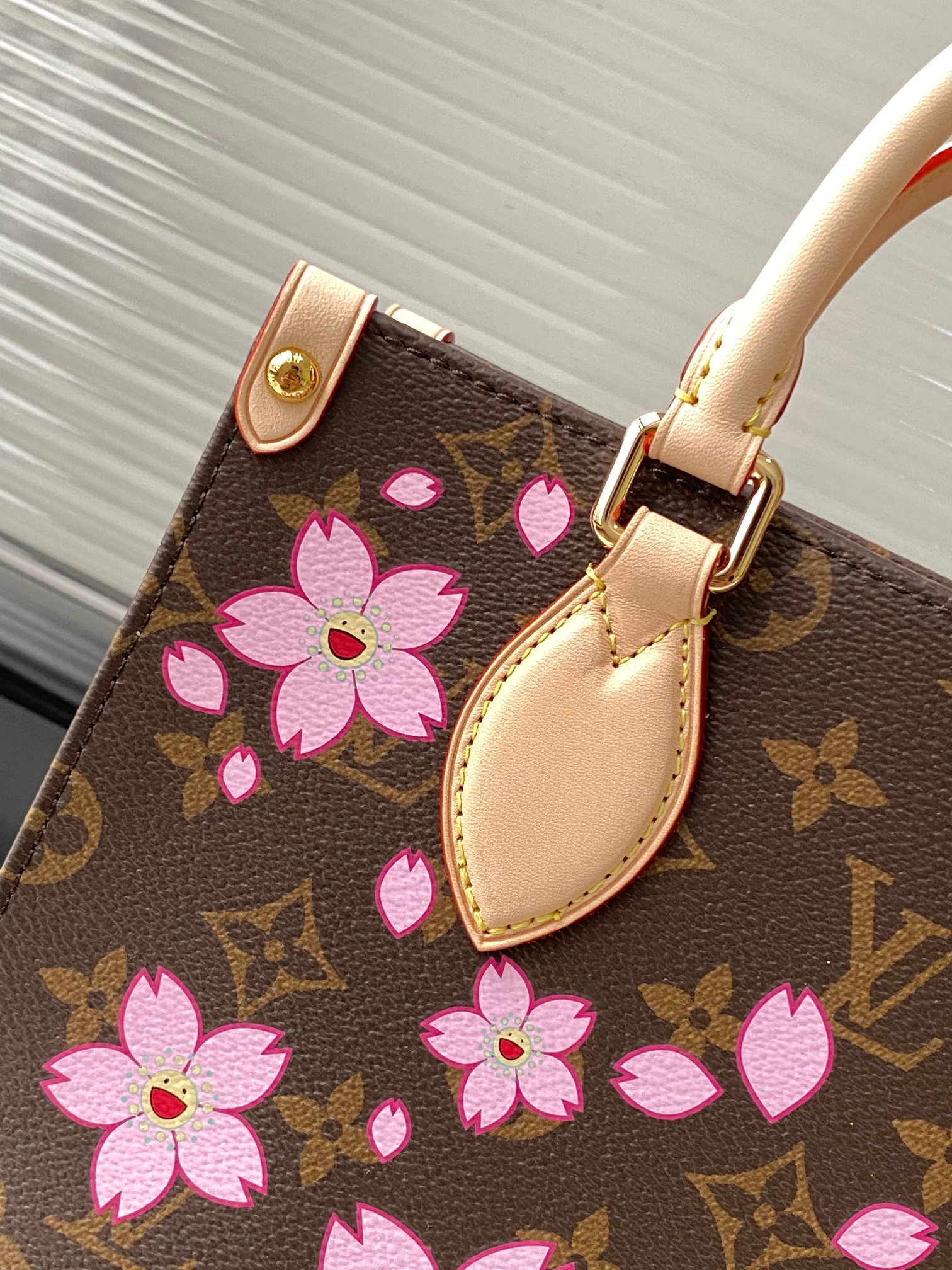 Louis Vuitton OnTheGo Small Shoulder Bag with Cherry Blossom Monogram, M13269 - Image 5