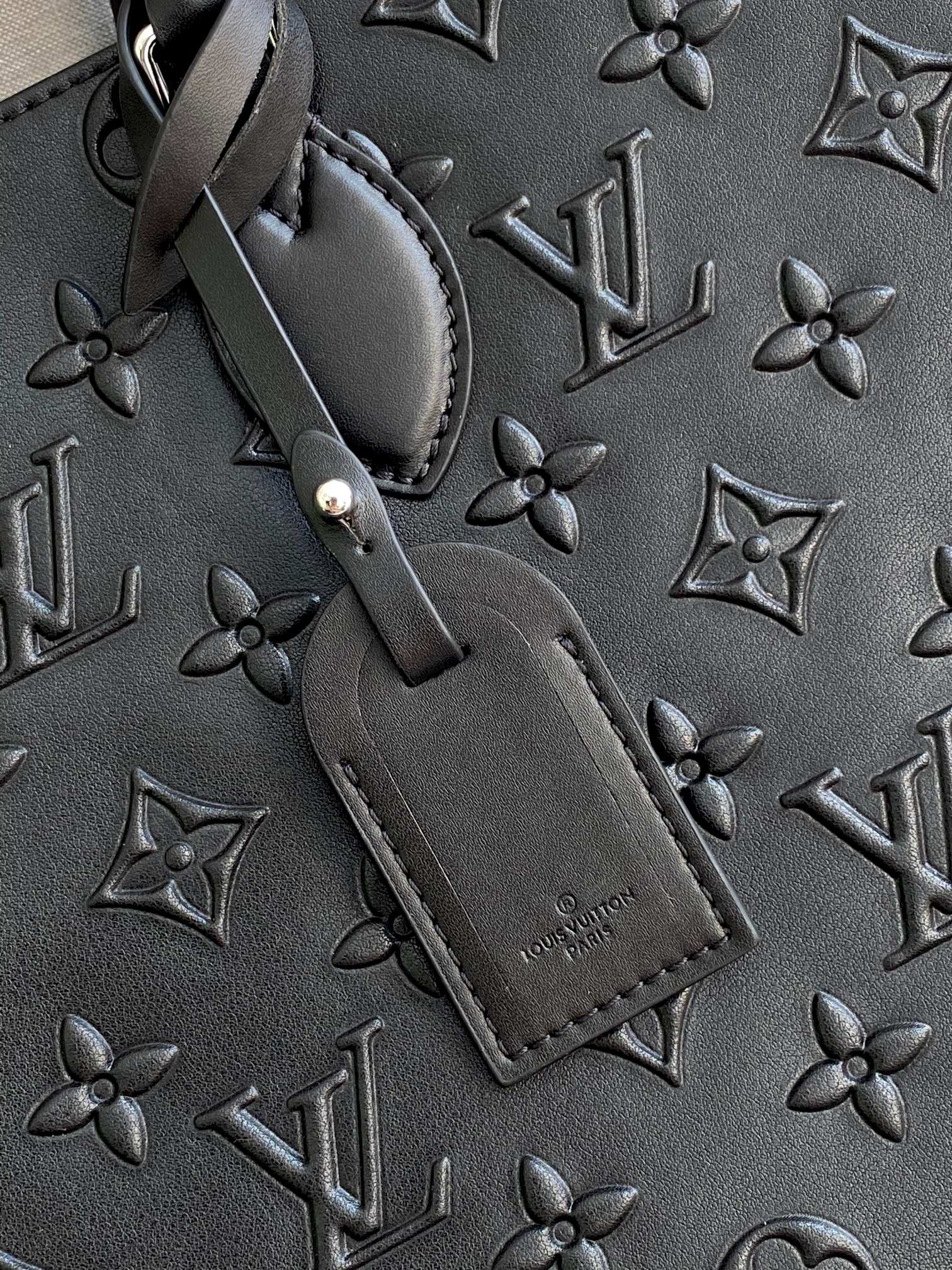 Louis Vuitton OnTheGo MM Tote Bag M14577 in Black Monogram Empreinte Leather - Image 5