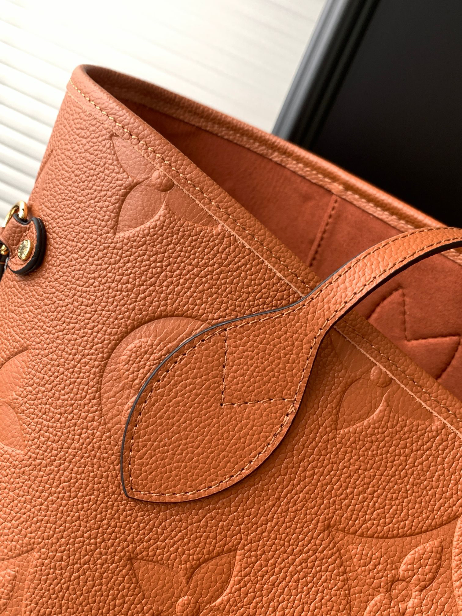 Louis Vuitton Neverfull MM Shopping Tote - Image 5