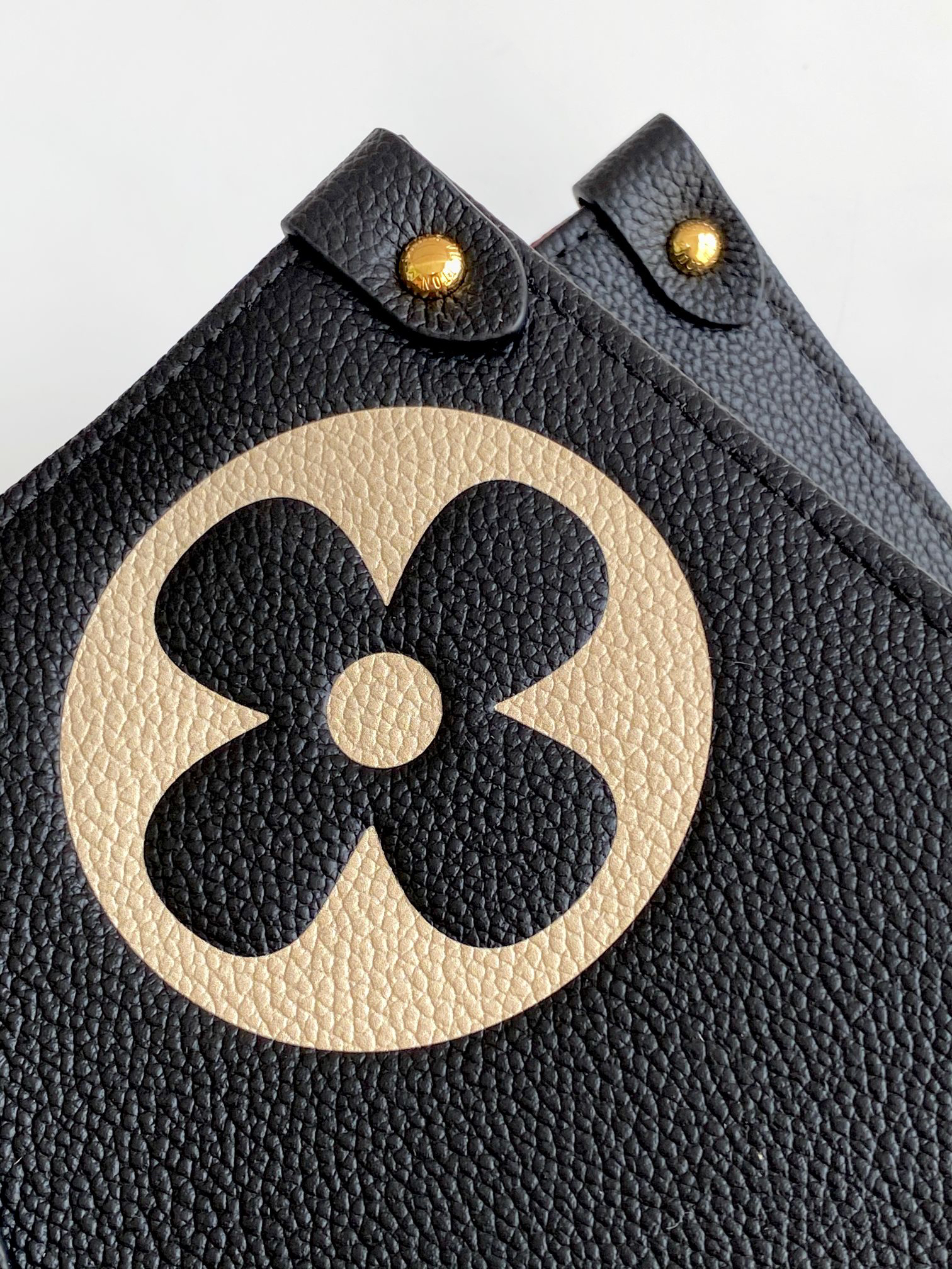 Louis Vuitton OnTheGo Large Handbag M45945 in Black - Image 5